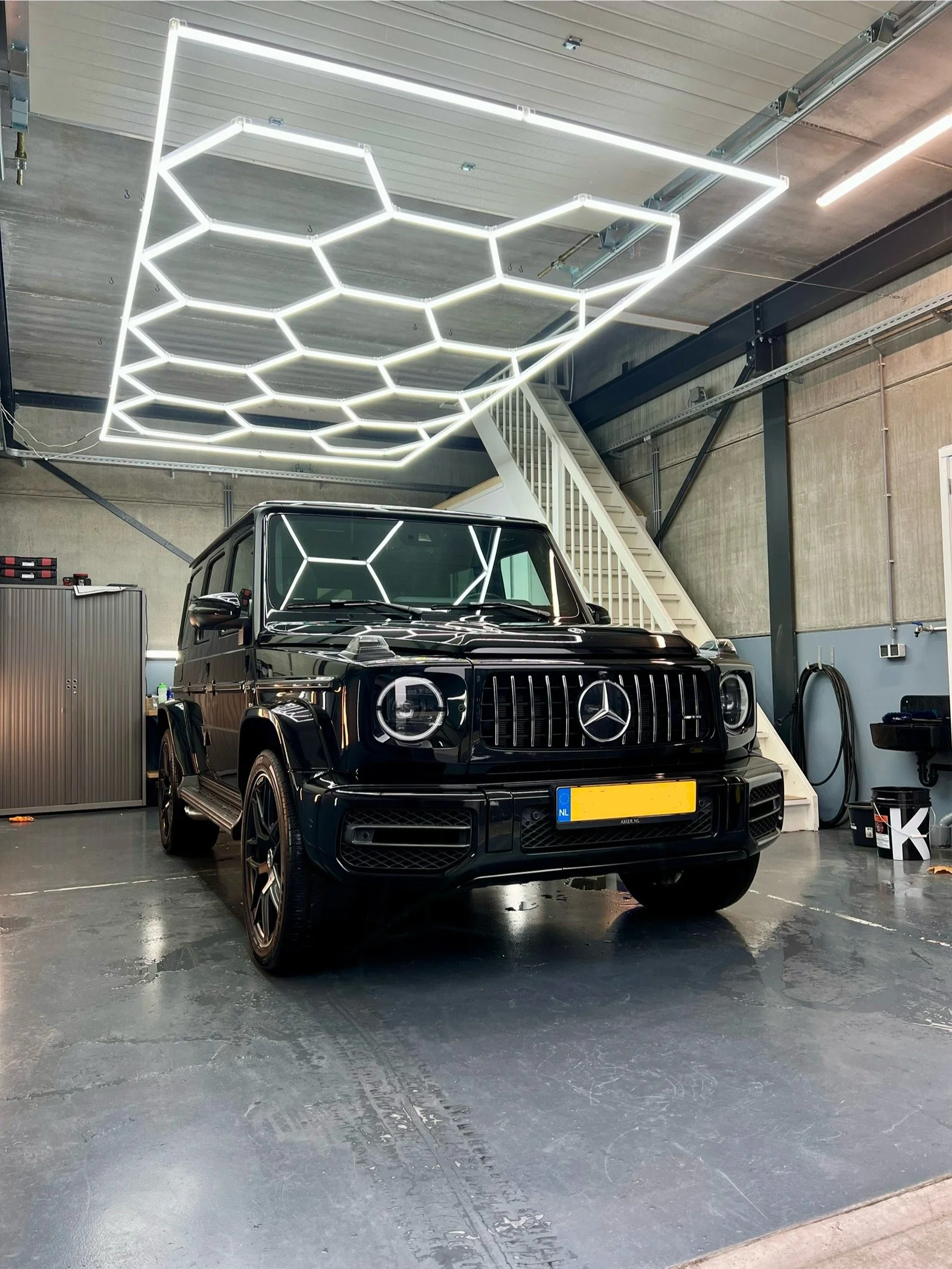 Detail shot van spiegelende lak na professionele detailing.