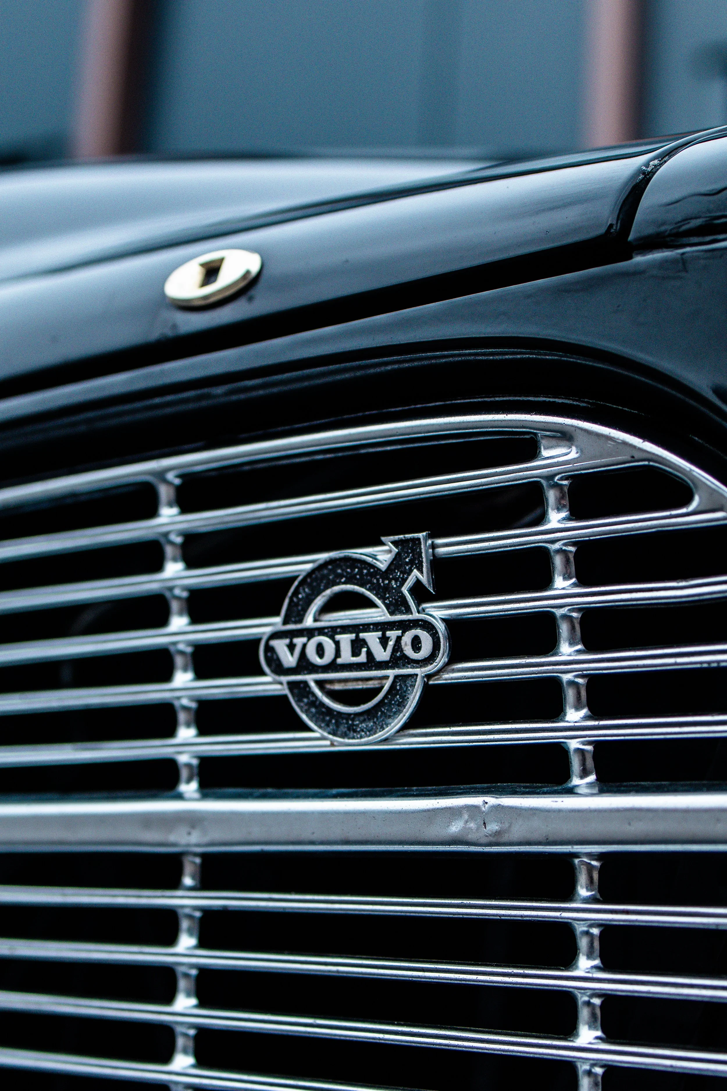 Een oldtimer die museumwaardig is na een exclusieve polijstbehandeling.