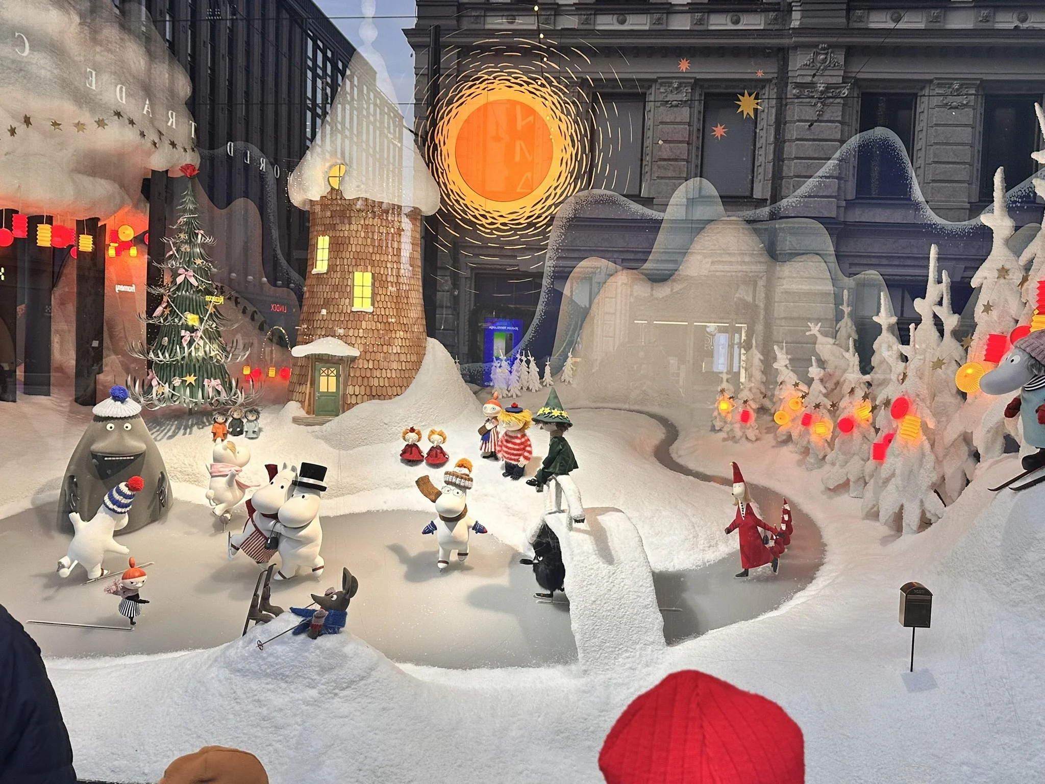 stockmann-moomin-christmas-window-display-helsinki.JPEG
