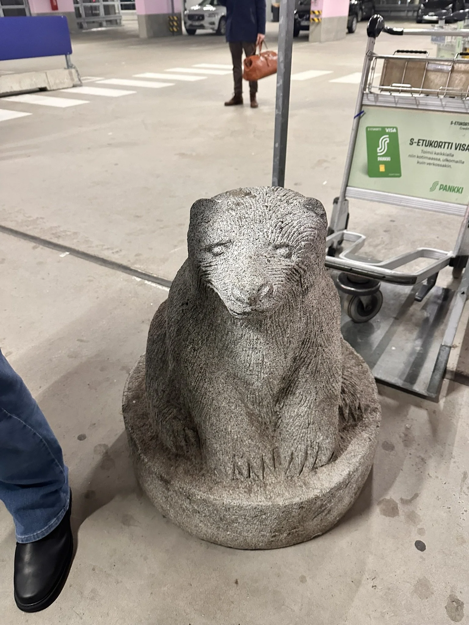helsinki-airport-squirrel-ashtray-finnish-design.JPEG