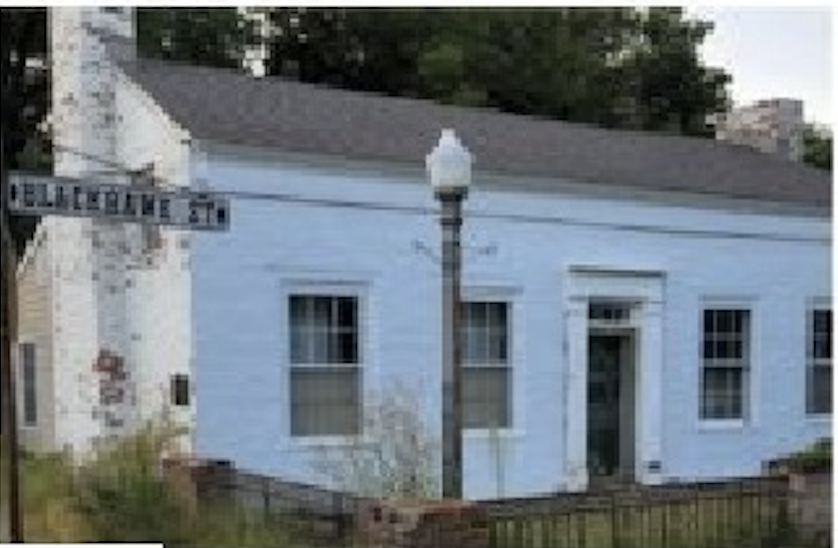 Stop 12 - Woodbine House, 601 Blackhawk