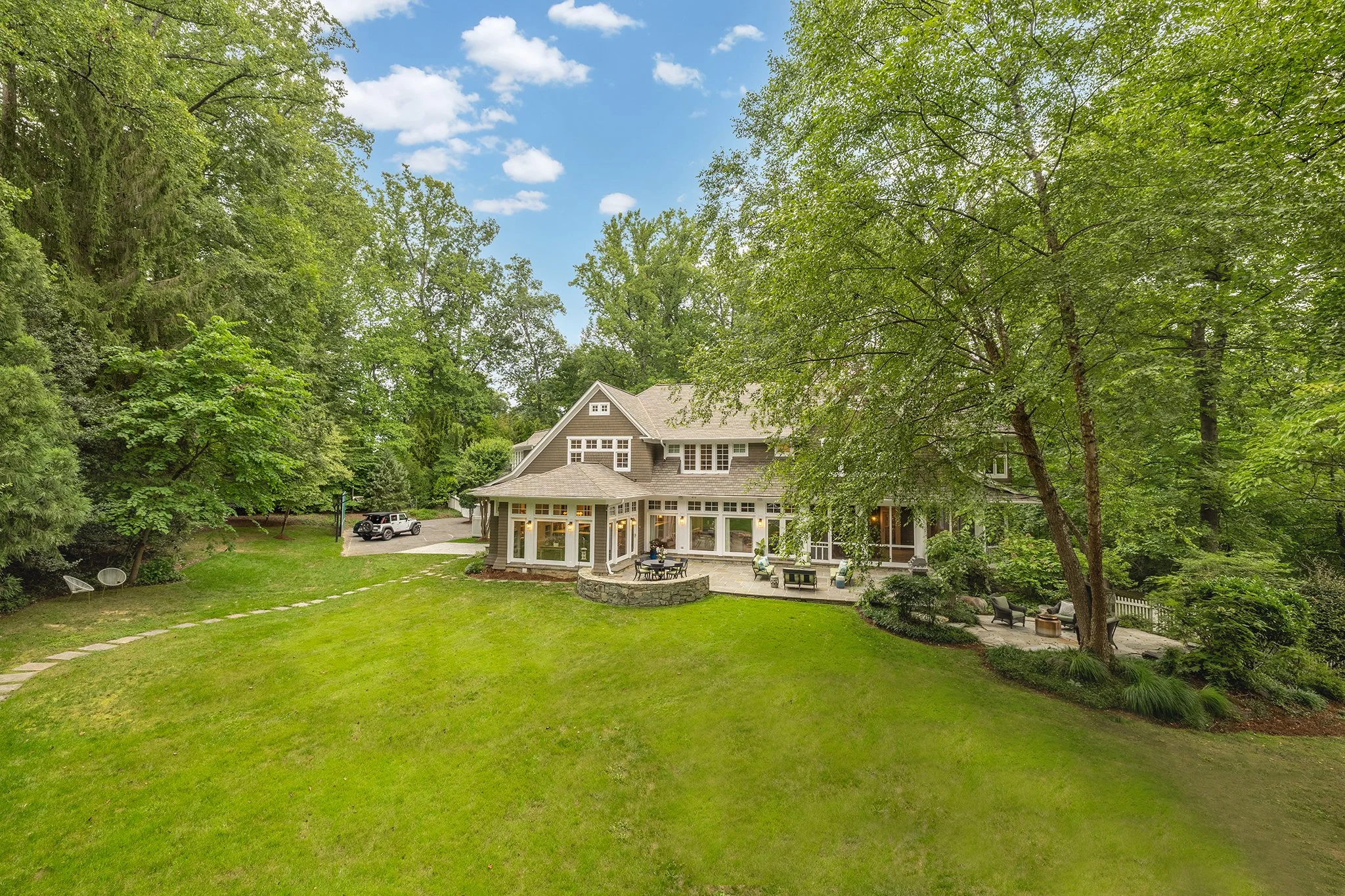 7030 Armat Dr EXT-0025.jpg