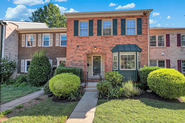 7825 Heatherton Lane
Potomac, MD 20854
$800,000