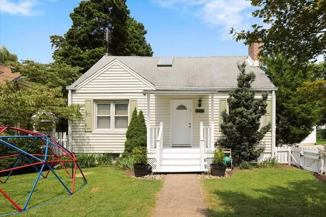 11113 Valley View Ave
Kensington, MD 20895
$760,000
