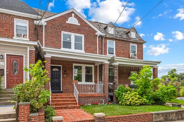 64 Longfellow St NW
Washington, DC 20011
$640,000