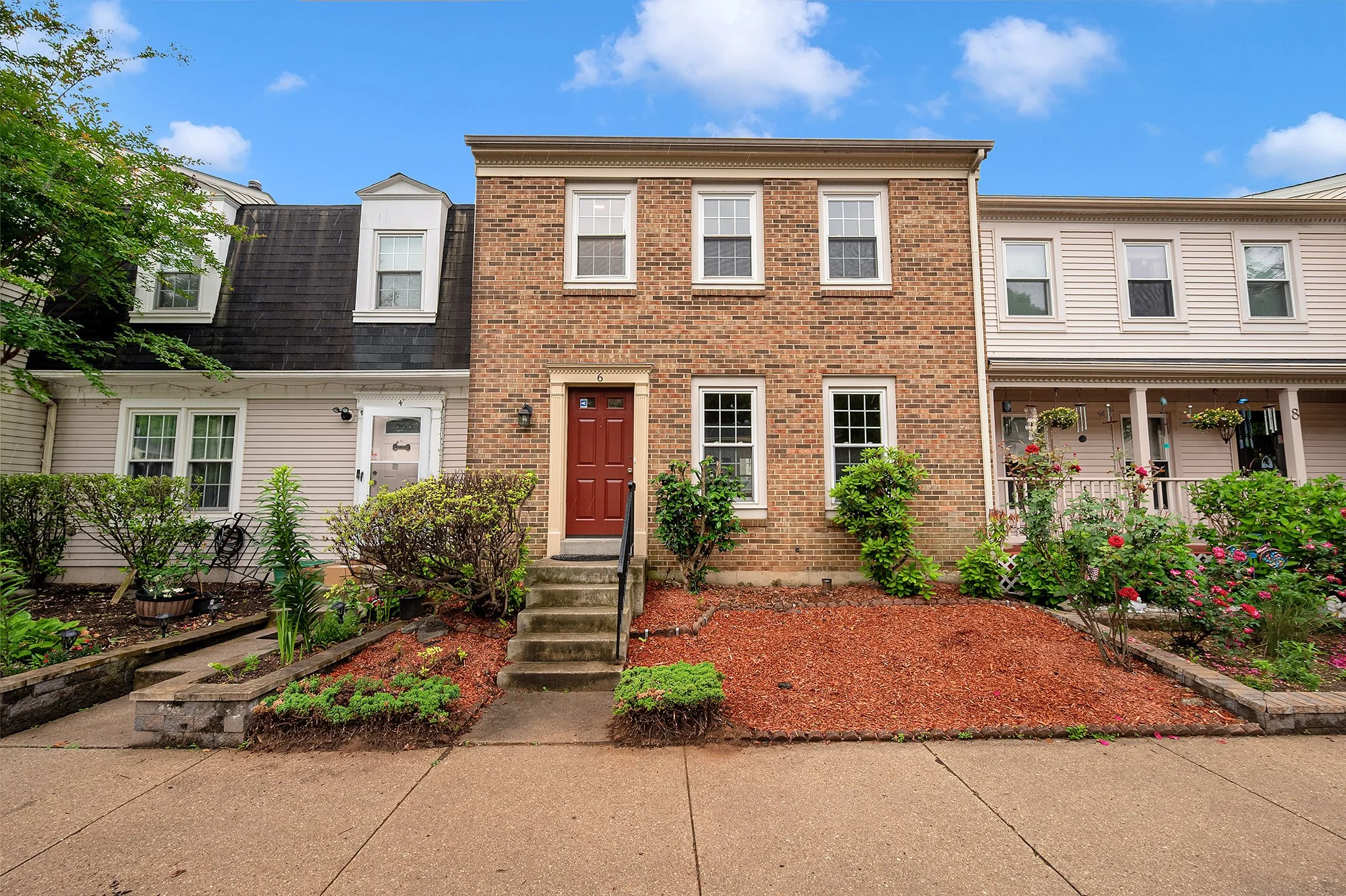 6 Pontiac Way
Gaithersburg, MD 20878
$530,000