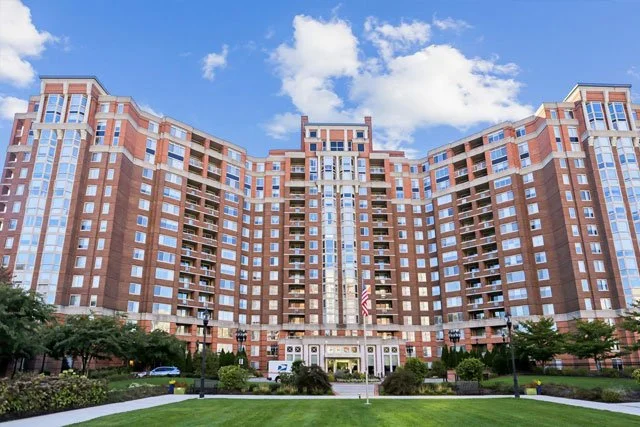 5809 Nicholson Ln #1614
North Bethesda, MD 20852
$1,310,001