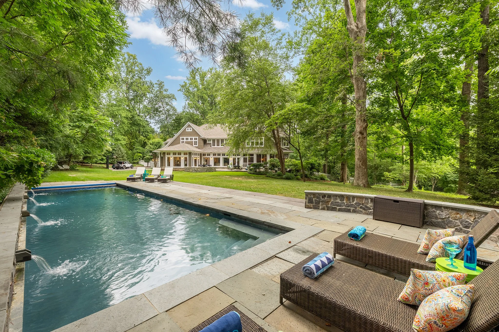 7030 Armat Dr EXT-0036.jpg