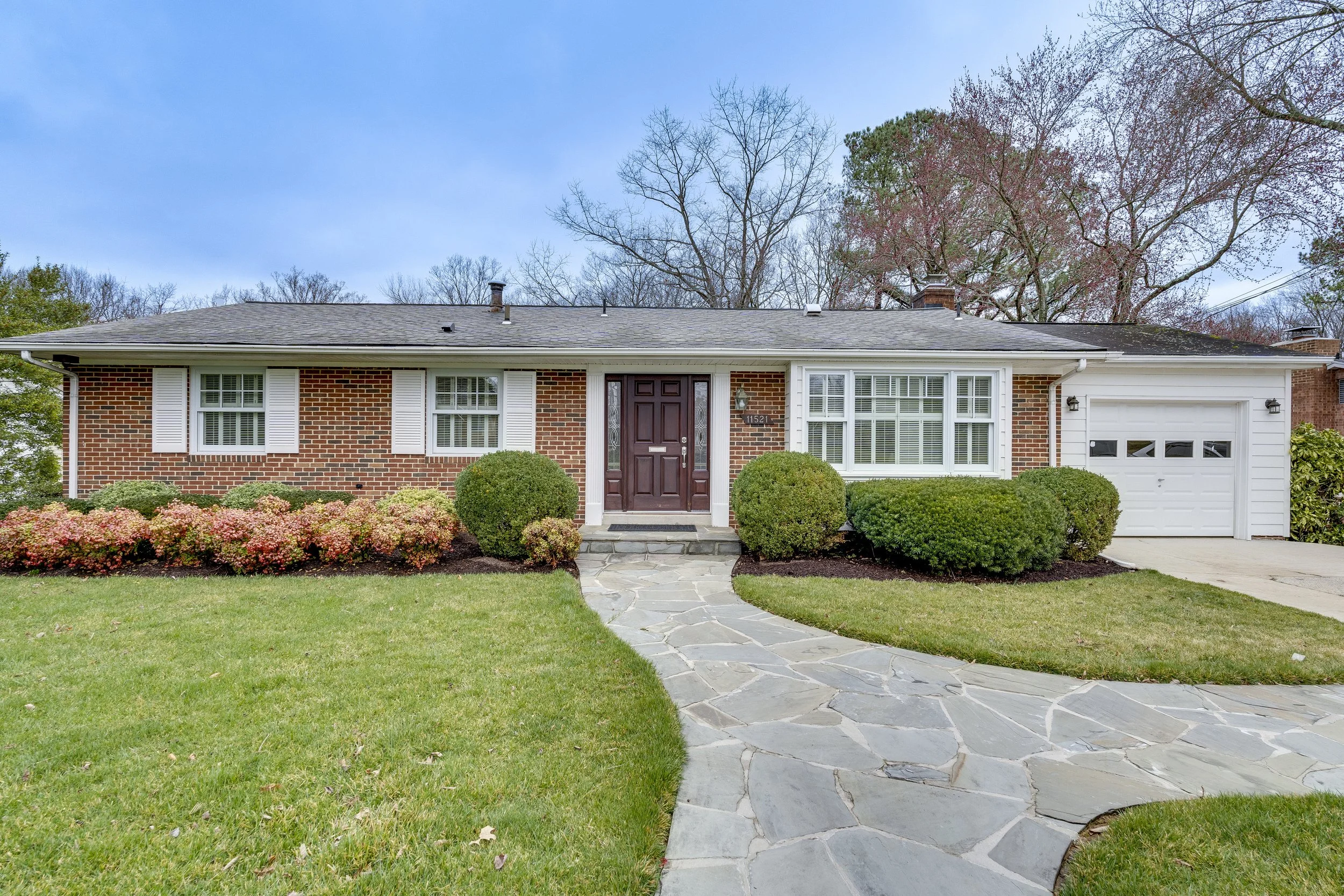 11521 Deborah Drive
Potomac, MD 20854
$1,085,000