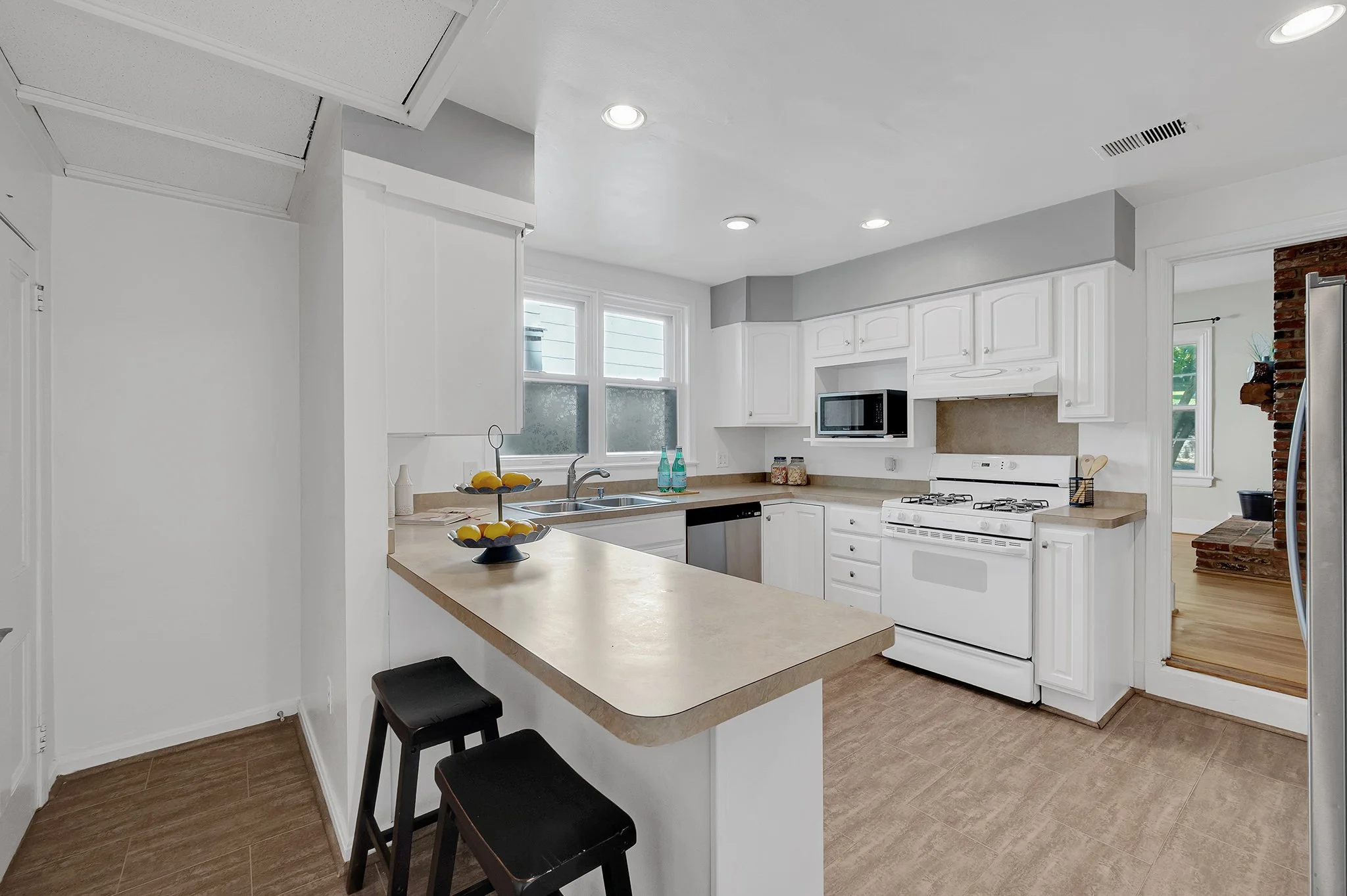 ForestGlen2418_2191.jpg