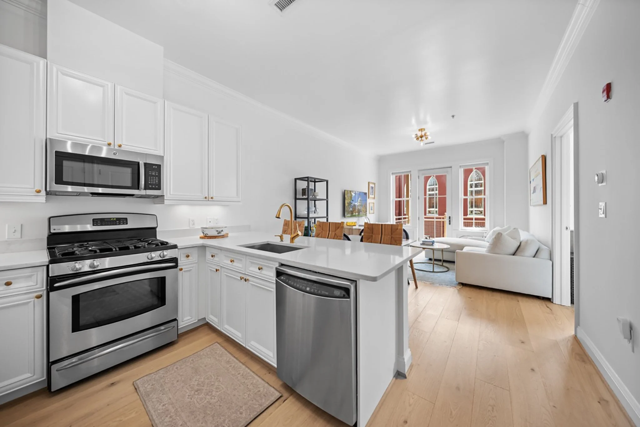 07 RStreet1210.213.jpeg