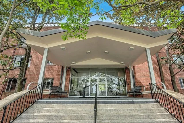 5301 Westbard Cir #429
Bethesda, MD 20816
$475,000