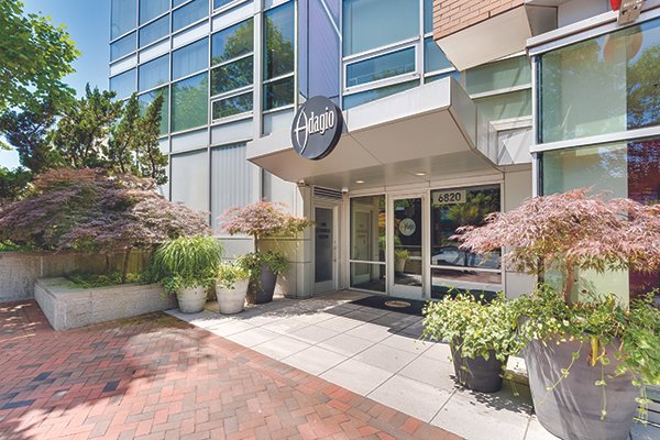 6820 Wisconsin Ave #7001
Bethesda, MD 20814
$1,300,000