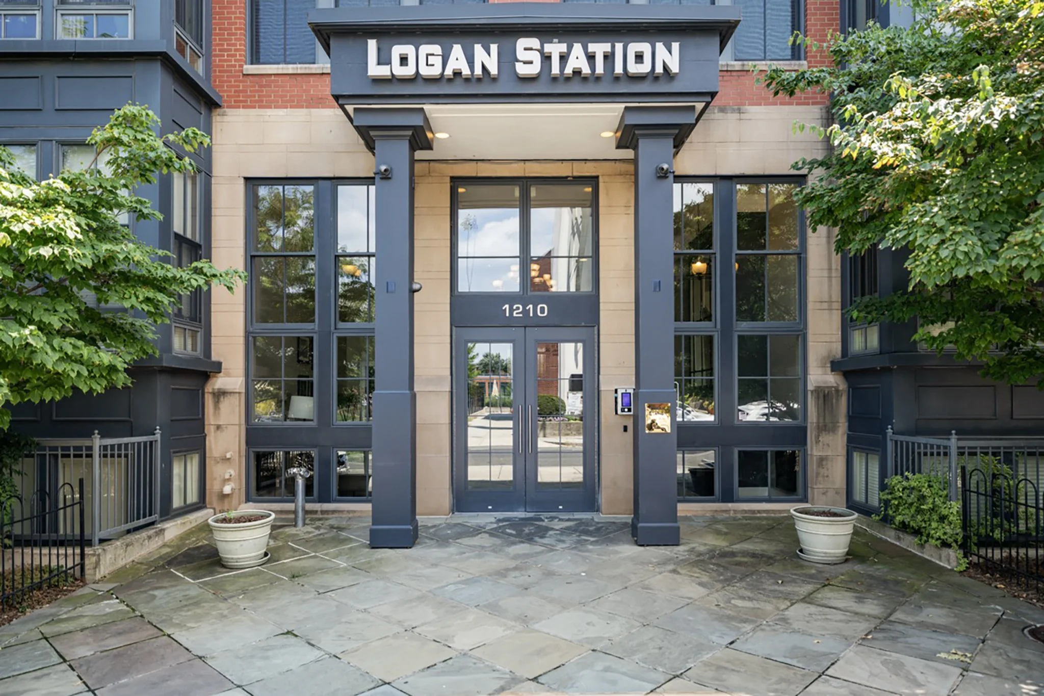 028 RStreet1210.213.jpeg