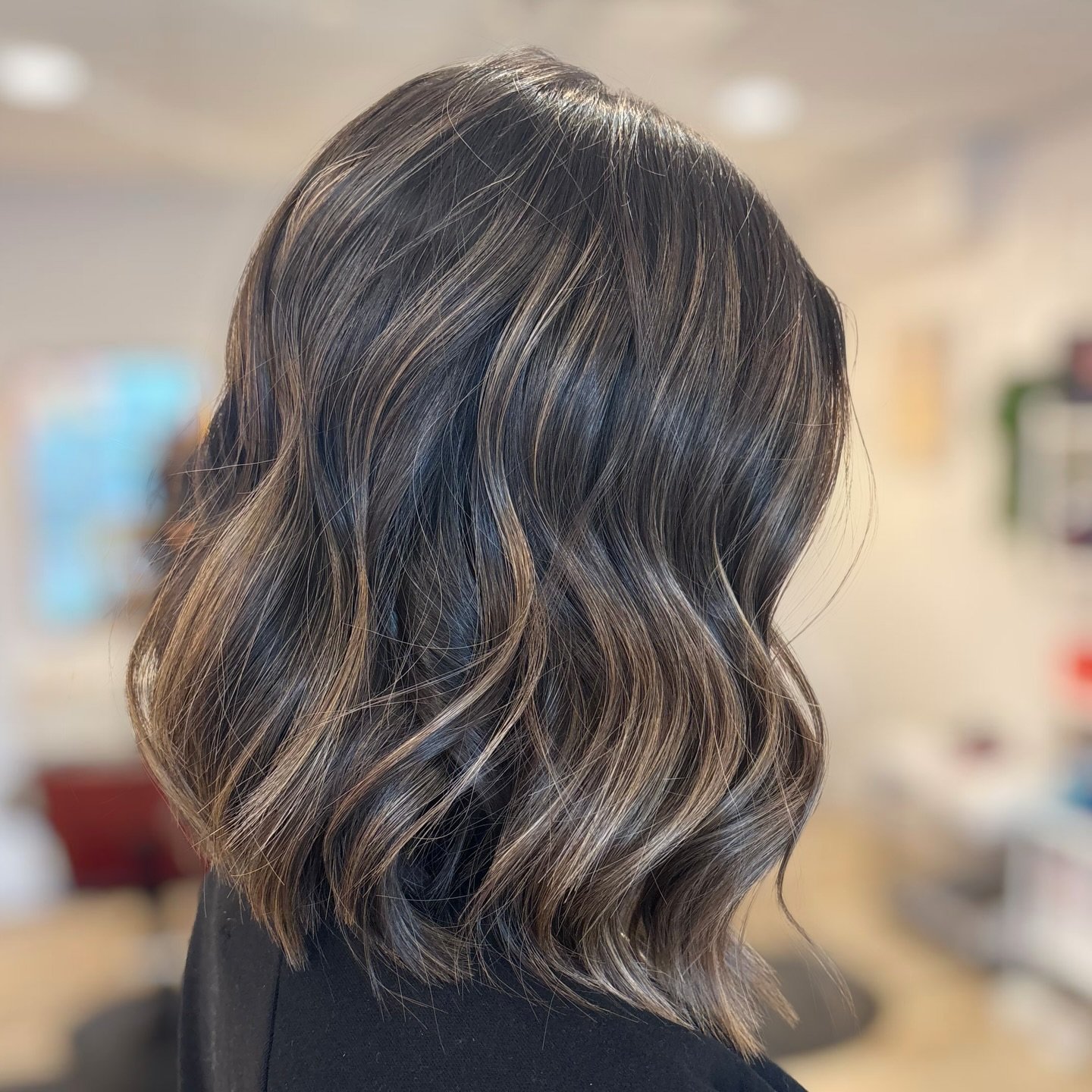 Christmas is 29 days away! 🎄✨ Call, email or book online to secure your holiday hair. 

Hair by Chelsea @hairdesignbychels 

#langleyhairsalon #hairoftheday #hairbrained #plushingtonbeautybar #brunette