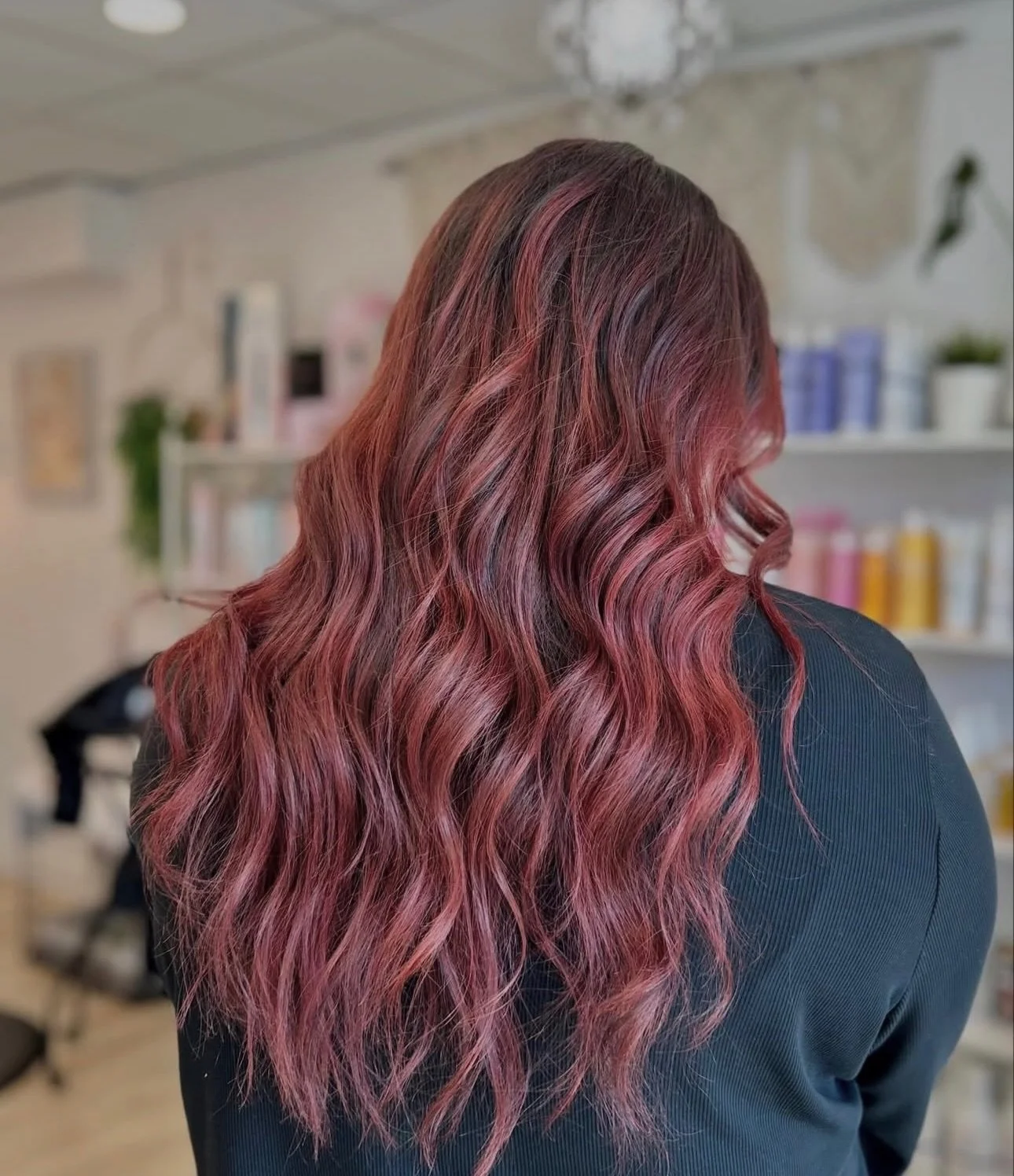 Hair transformation: Approved ✨ 

Hair by Sara @hair.by.saravandeburgt 

#hairtransformation #hairmakeover #beforeandafterhair #plushingtonbeautybar