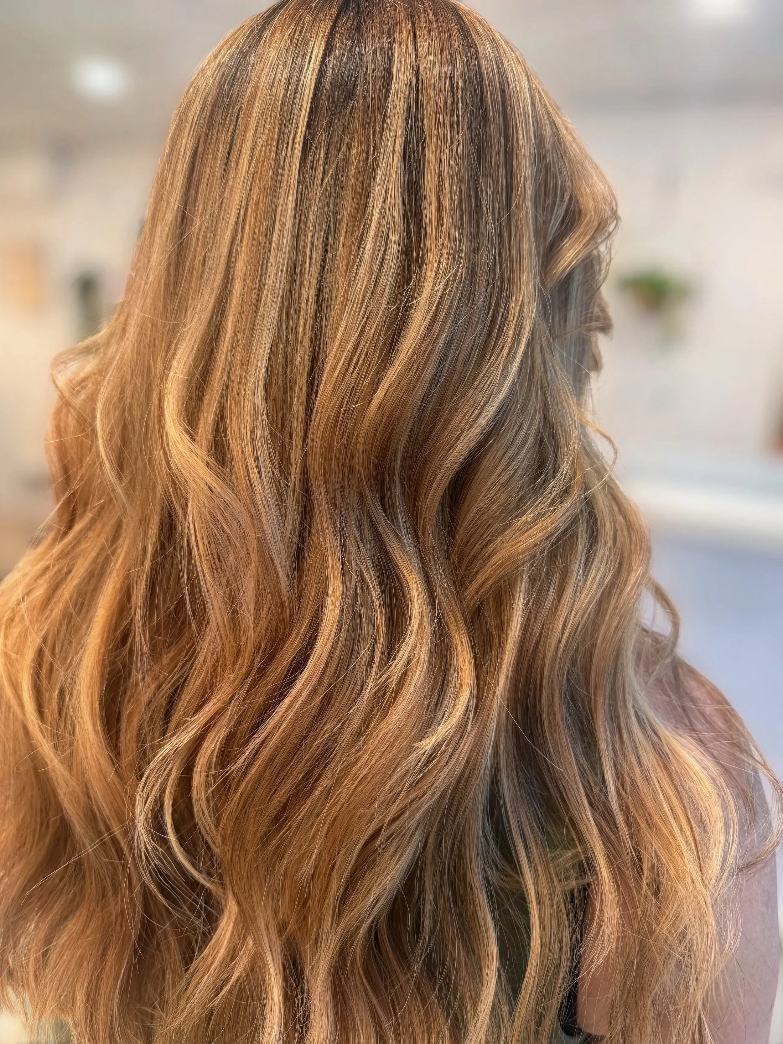 Honey, apricot, and all the warm dimension 🍑

Hair by Hilary @hairbyhilaryhoward 

#warmblonde #honeyblonde #apricotblonde #strawberryblonde #plushingtonblonde