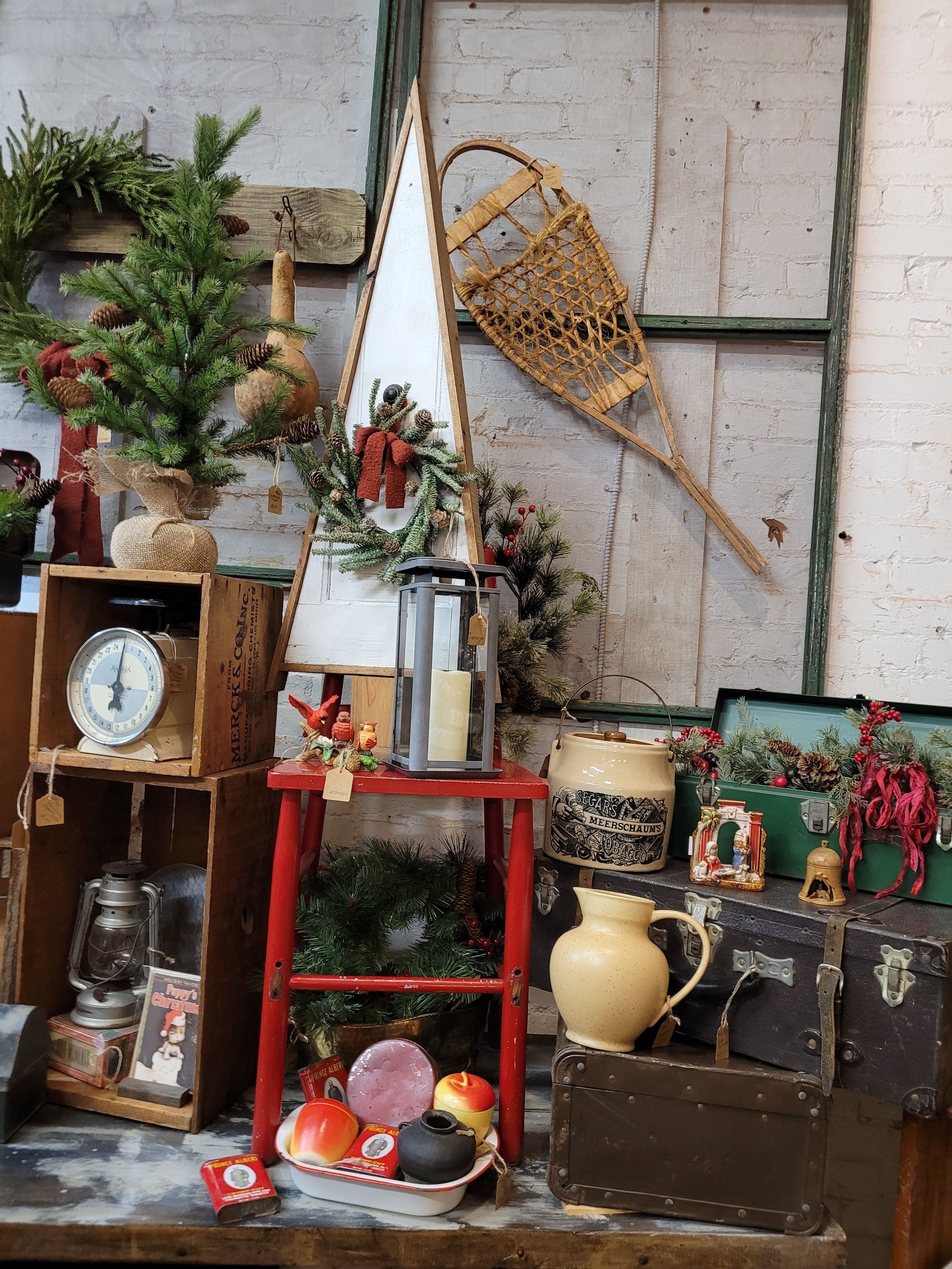 2 Friends and Junk Holiday Market