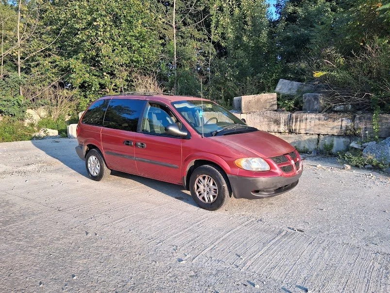 03 dodge caravan.jpg