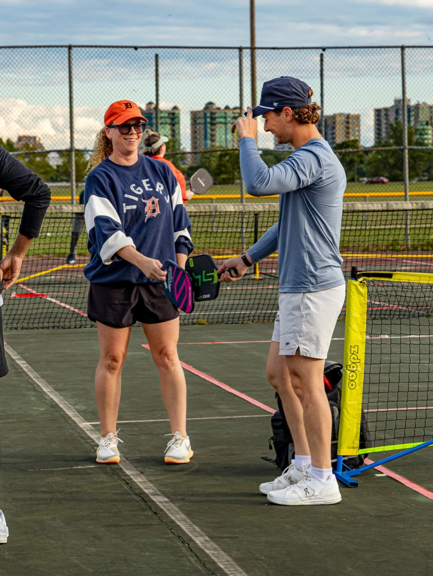 Let&rsquo;s talk Pickleball paddles&hellip; 

And Yes they matter. It impacts tons of variables throughout your game, so finding the right fit early on, is KEY. 🤩

New to the game of Pickleball?
Start mid weight. It gives you balance. Power + contro