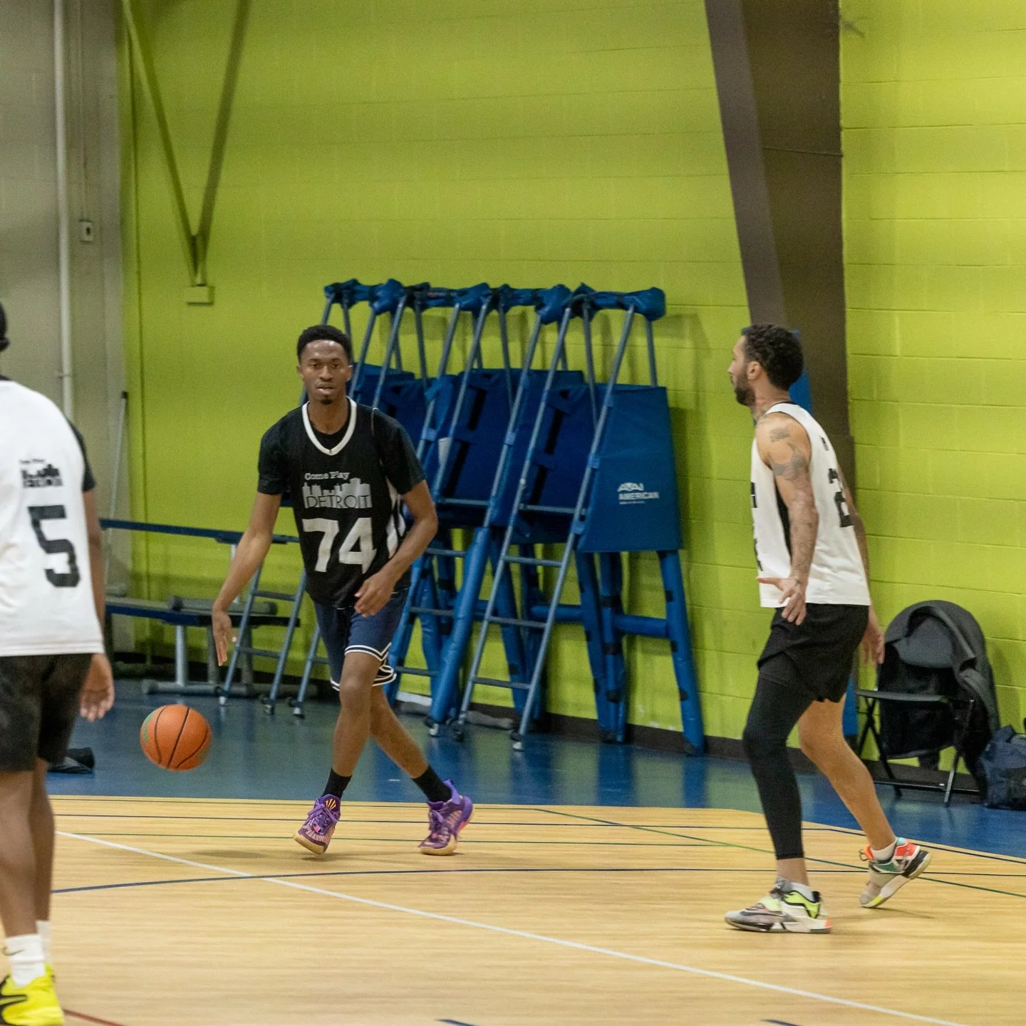 The Spring draft basketball league is underway, and the first games of Season 46 tipped off, and well, the energy was BEYOND elevated. 👀

New teams meeting on the court for the first time&hellip;
players figuring out each others play style, and some