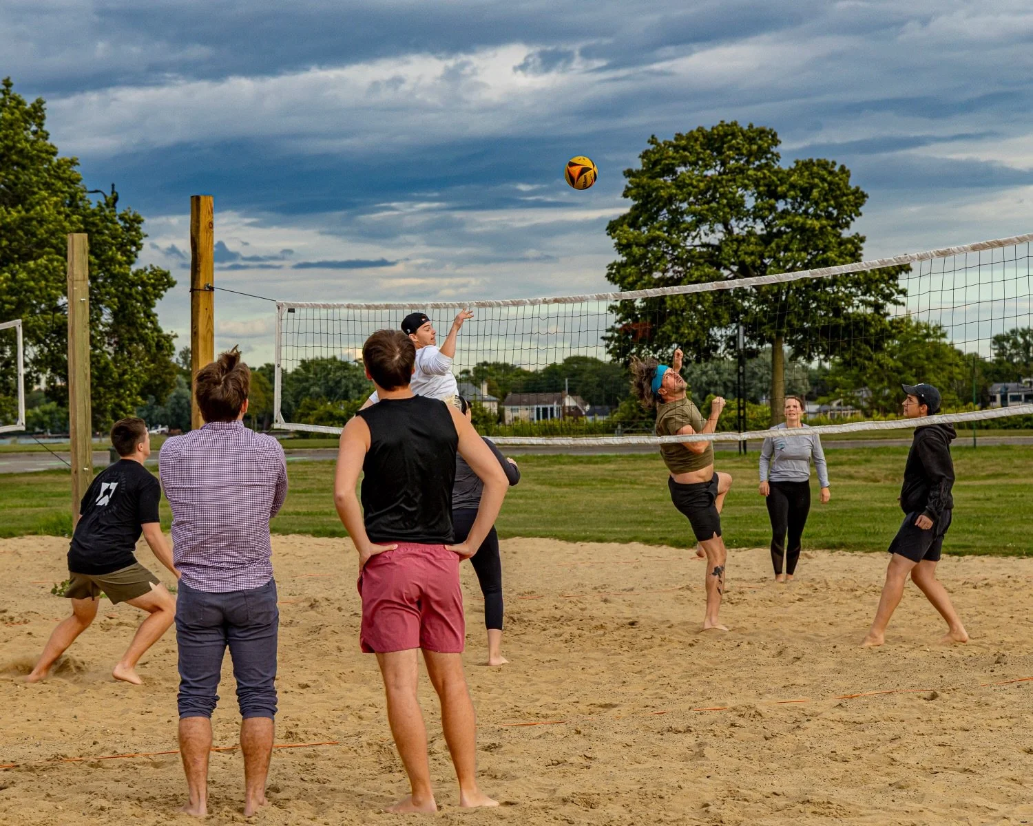 Who&rsquo;s ready to get outside and MOVE?! 🏐

Our Sand Volleyball leagues are back for Spring/Summer and the spots are filling up, let your people know, and get your team registered today! 

Sign up with the link ComePlayDetroit.com/leagues or DM u