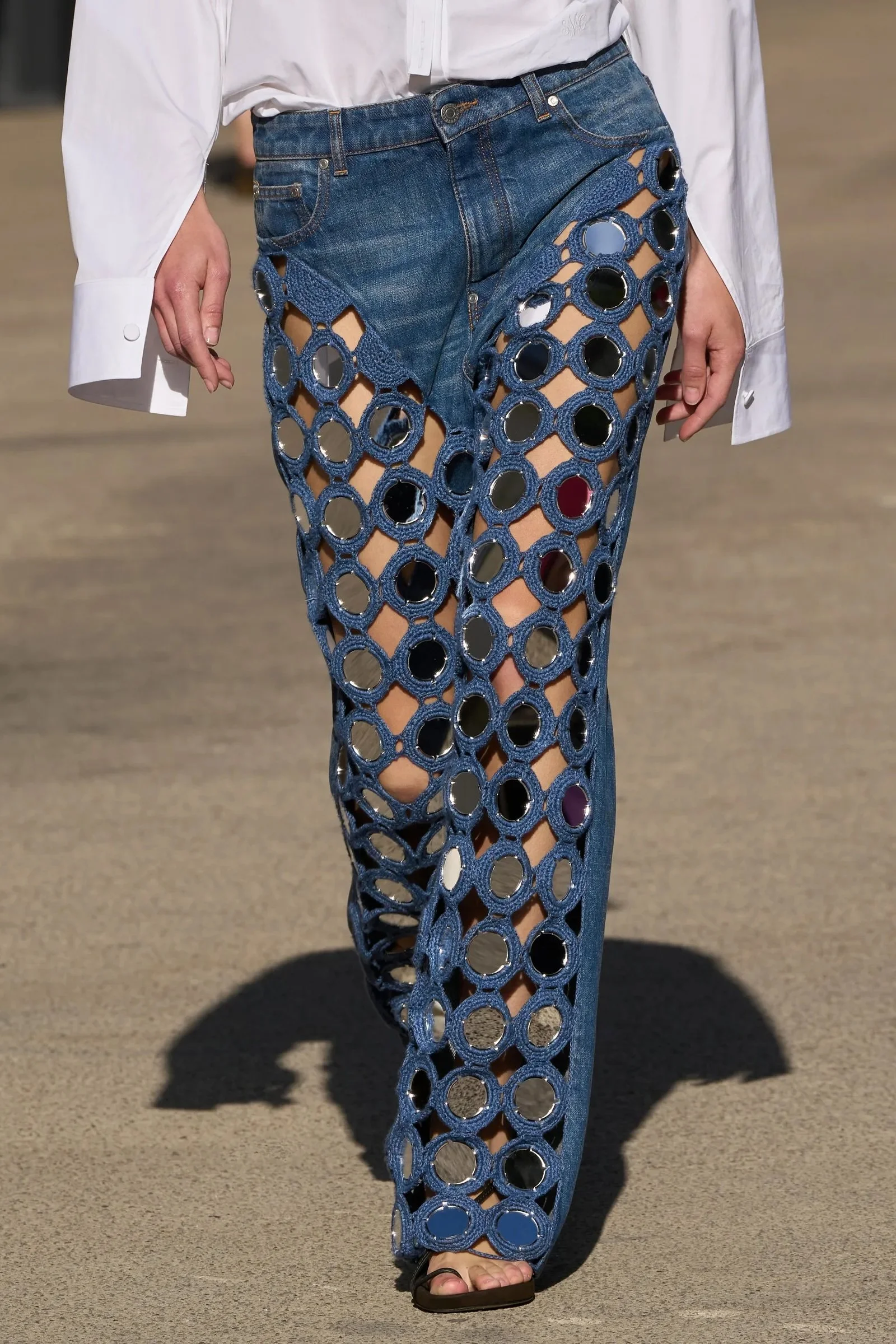 00080-stella-mccartney-spring-2024-ready-to-wear-detail-credit-gorunway.jpeg