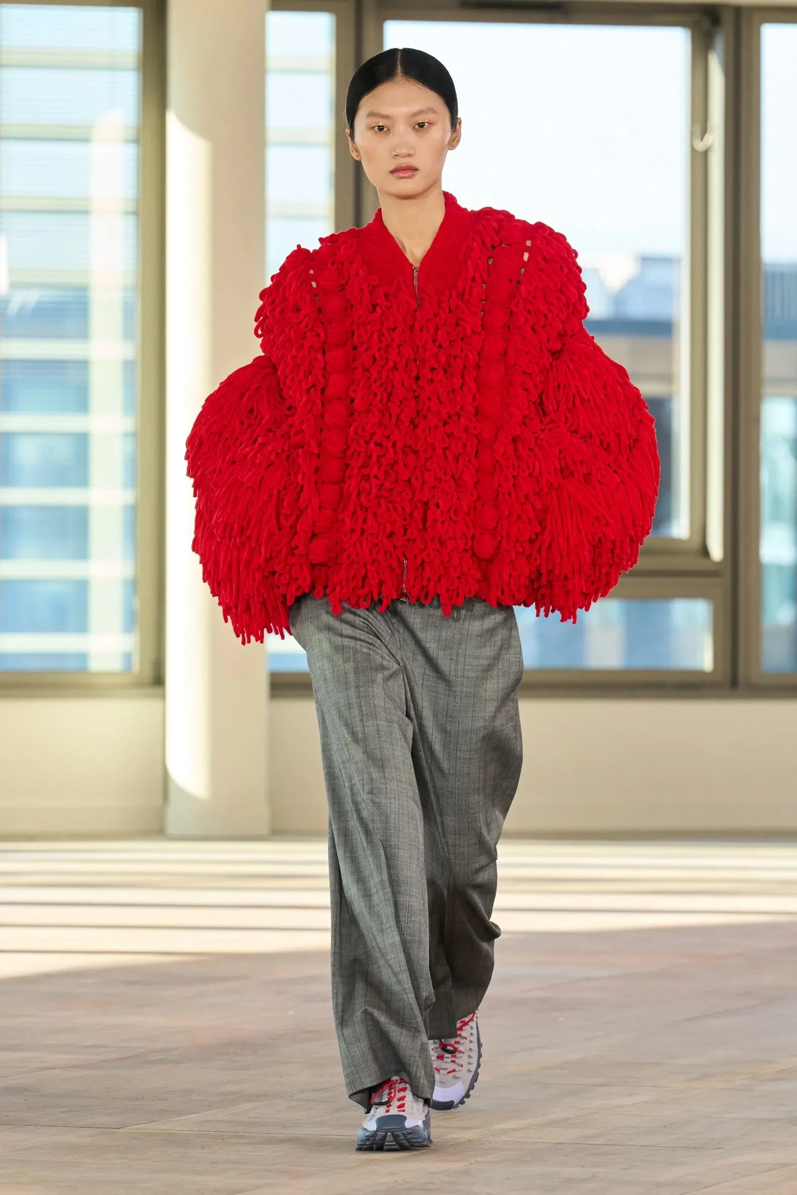 00006-stella-mccartney-fall-2025-ready-to-wear-credit-gorunway.jpeg