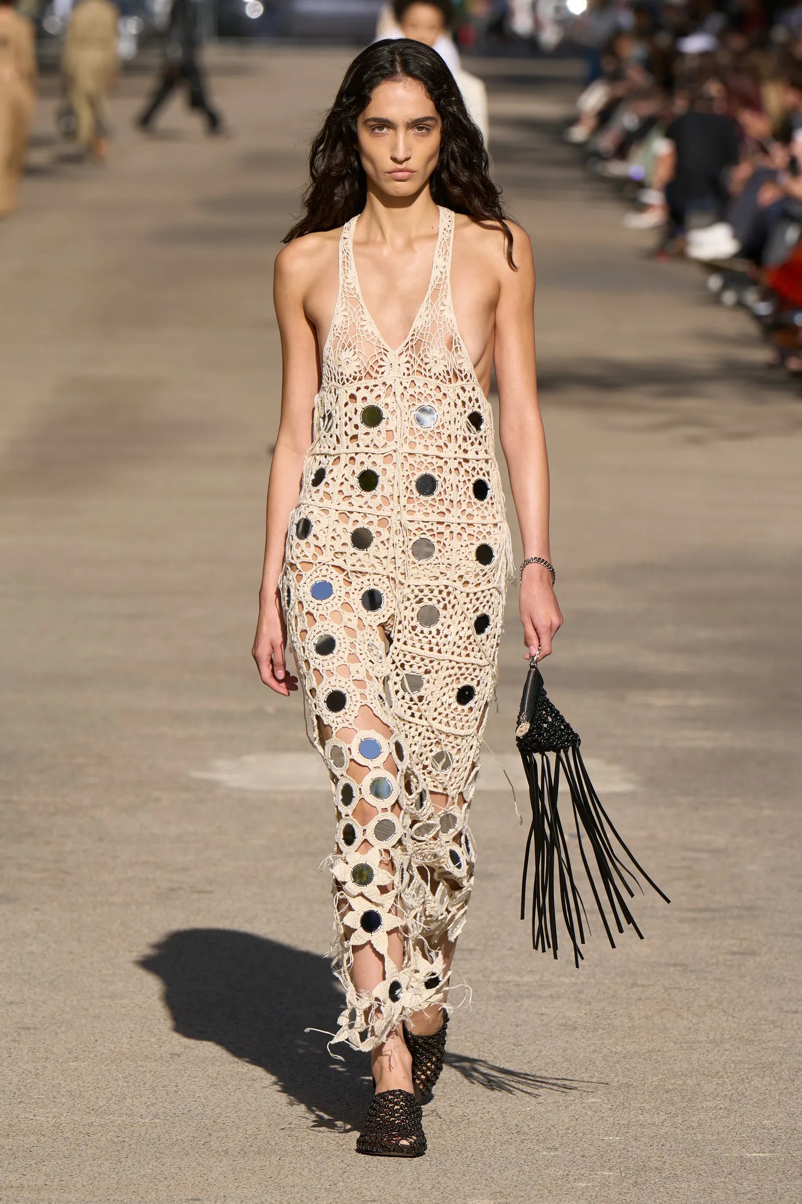 00032-stella-mccartney-spring-2024-ready-to-wear-credit-gorunway.jpg