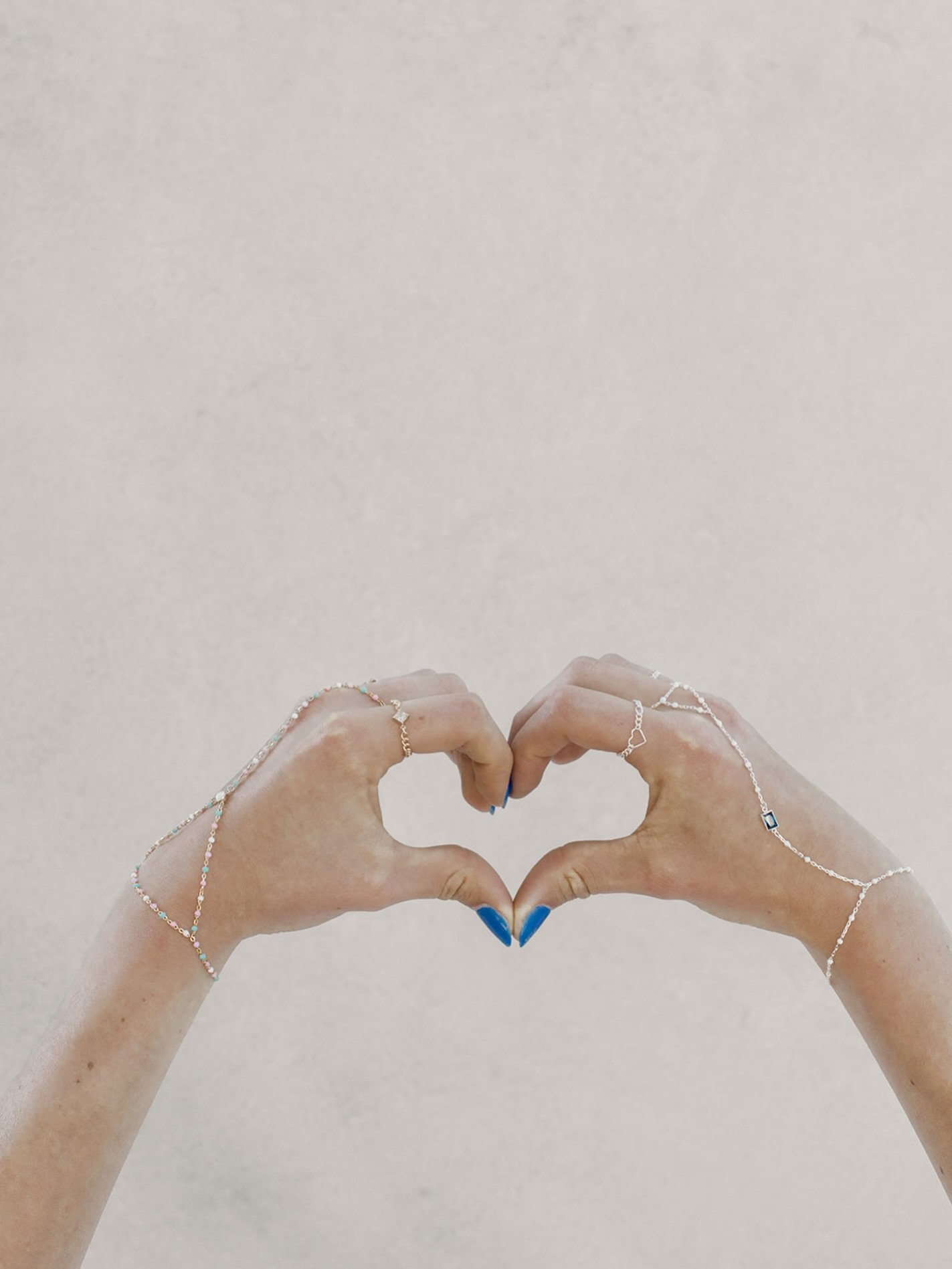 Funny how your hands just&hellip; make a heart without you even trying.
Little moments like that feel easy, light, and kind of grounding &mdash; especially when you&rsquo;re wearing pieces that just blend into your day.

I&rsquo;ve been trying to not