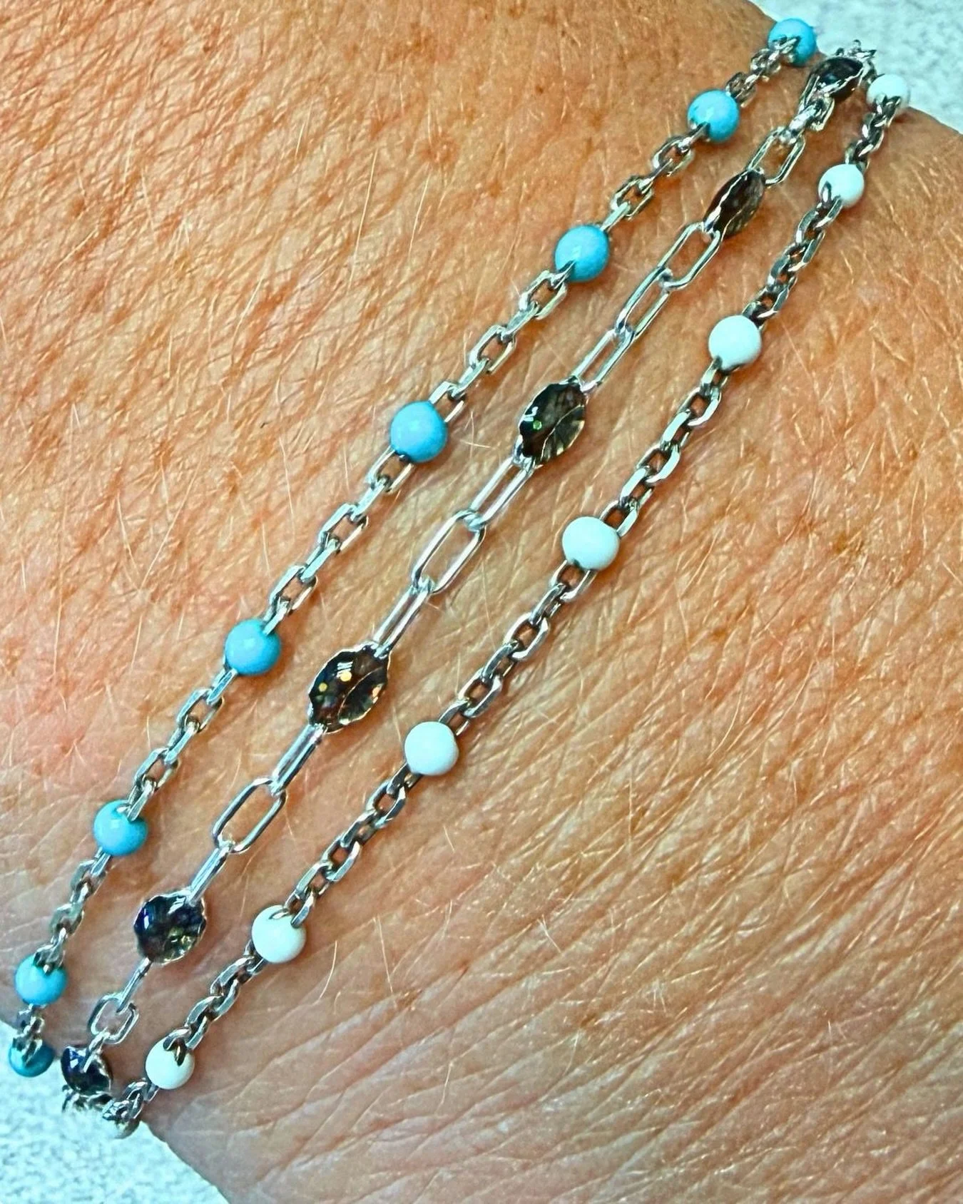 ✨ Stacking season stays undefeated.
Light blues, crisp whites, and a hint of smoky sparkle &mdash; effortless, everyday, and so Tesori.

#StyledByTesori #TesoriCollective #PermanentJewelryNY #BraceletStackGoals #EverydayElegance