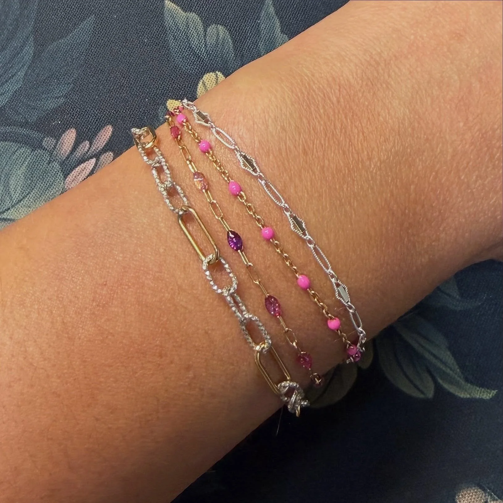 She&rsquo;s upgraded and ready &mdash; Thursday at Sterling Valley Vineyard brought the prettiest new layers.
Come build your own next time and leave with a stack that feels like you.

#TesoriCollective #PermanentJewelryNY #JewelryStackGoals #styledb