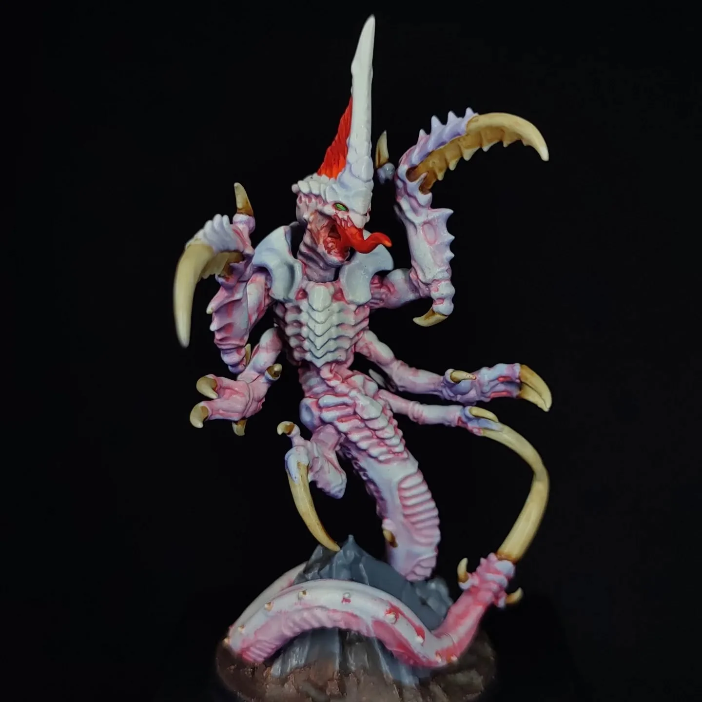 Kill Team: Raveners Prime 
Est&aacute; bioforma tiranida funciona como el receptor de la mente enjambre por medio de su cresta. Astuto cazador que lidera a todo el equipo subterr&aacute;neo.
.
Est&aacute; miniatura fue pintada por Fernando Gutierrez 