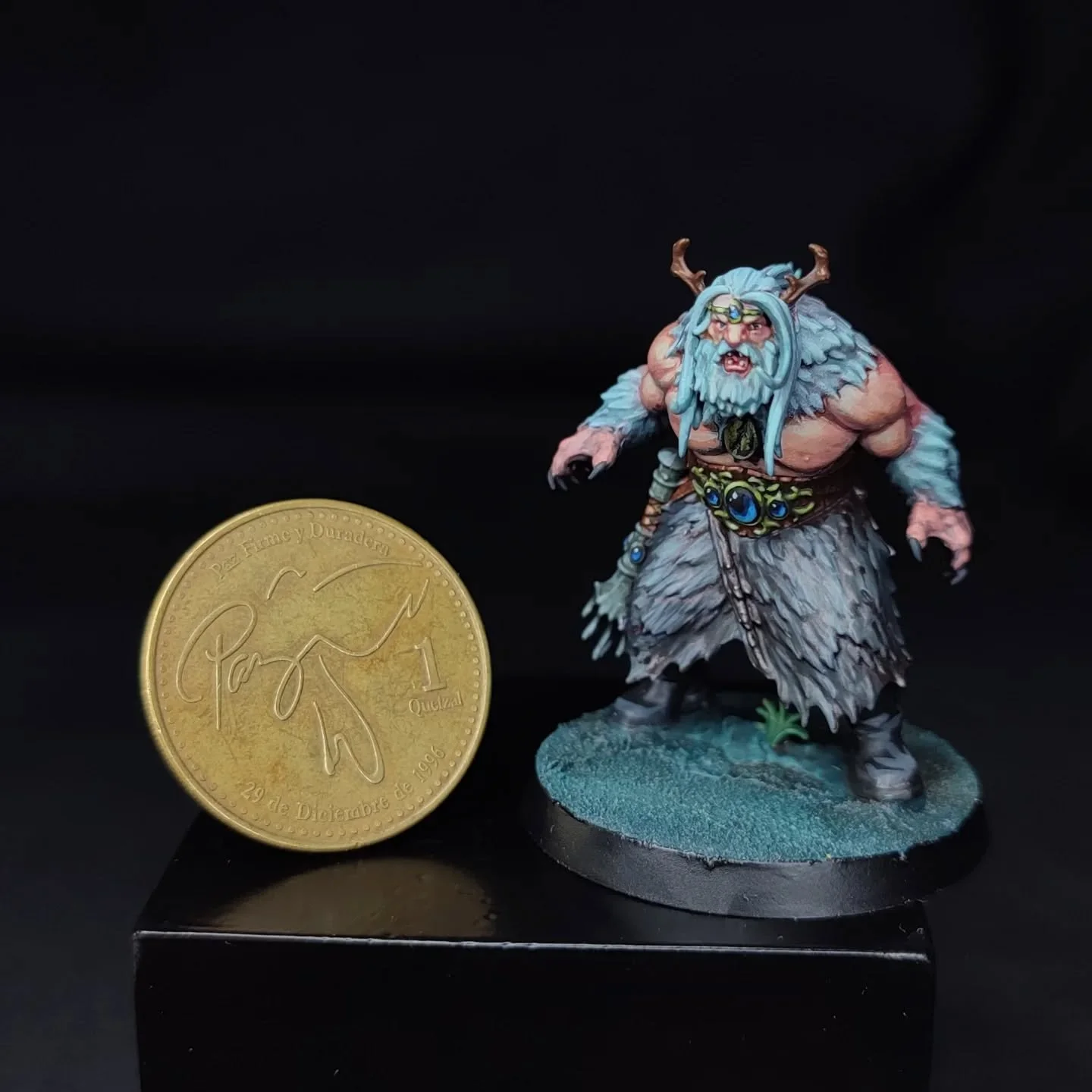 Drasher Vorn de Warhammer Quest
Los dise&ntilde;os de personajes m&aacute;s ex&oacute;ticos siempre salen en las Cajas de W. Quest, este personaje inspirado en el arquetipo de "El Druida" fue pintando por Fernando Gutierrez usando acr&iacut