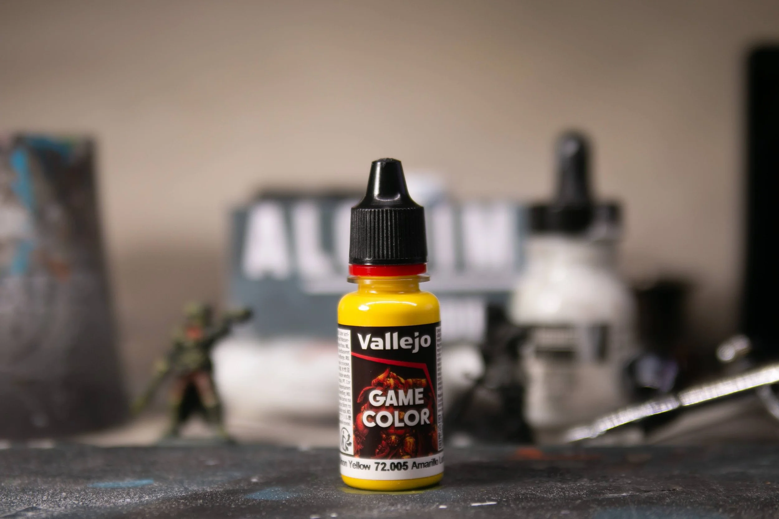 Vallejo Game color - Amarillo Lunar