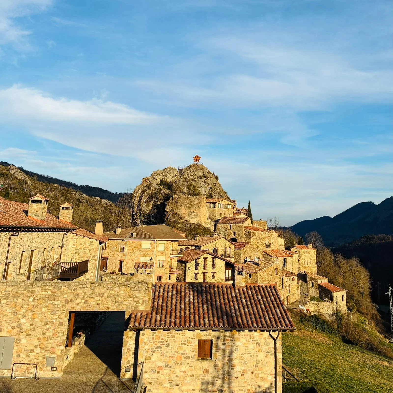 La Roca de Pelancà, un nucli històric amb vistes a la Vall de Camprodon