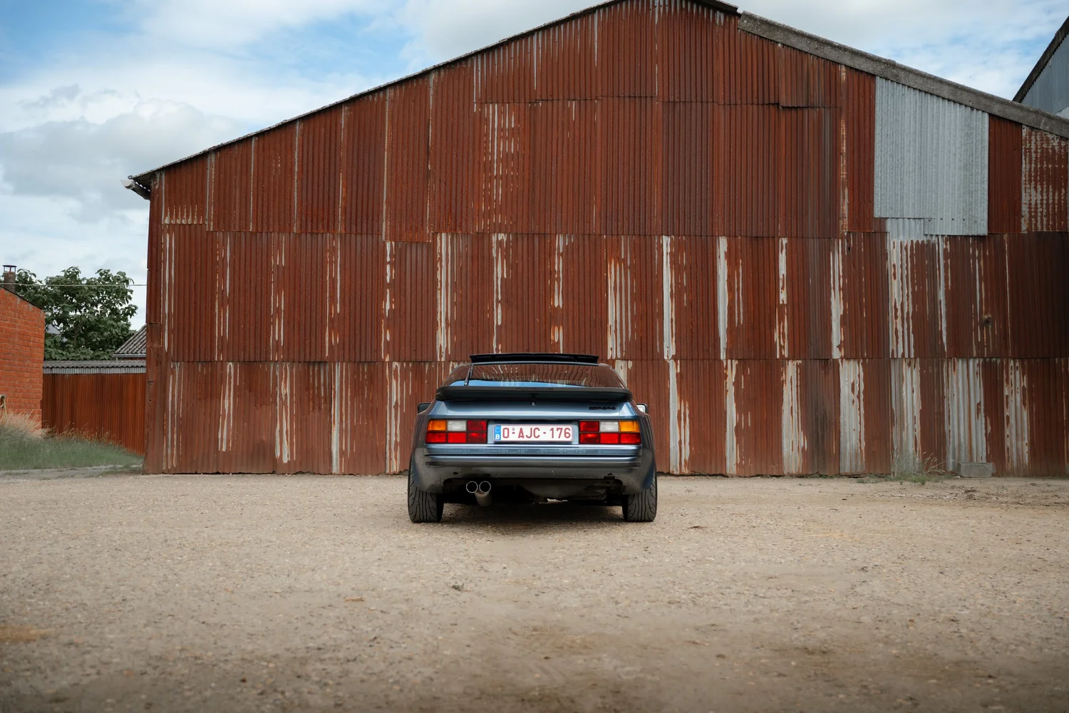 Porsche 944 op locatie, automotive fotografie, fotograaf Puurs, yelu visuals
