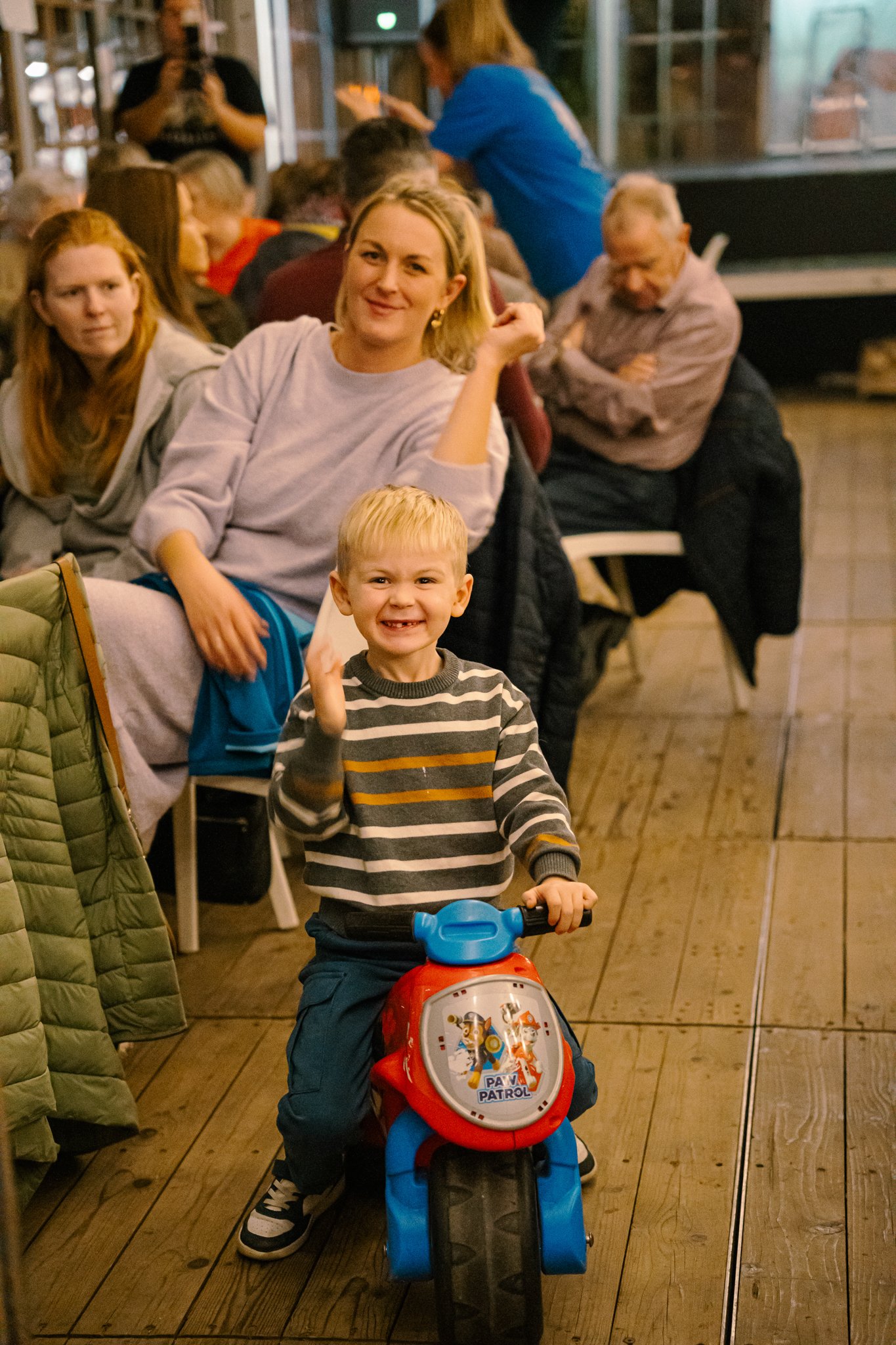 Fituur de statie ruisbroek 10 jaar yelu yenthe lufin puurs fotograaf puurs architectuur event automotive