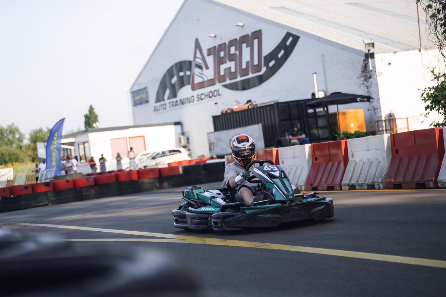 Inkart Juniors 1km Kick-Off, actiebeeld, motorsport fotografie, fotograaf Antwerpen, yelu visuals
