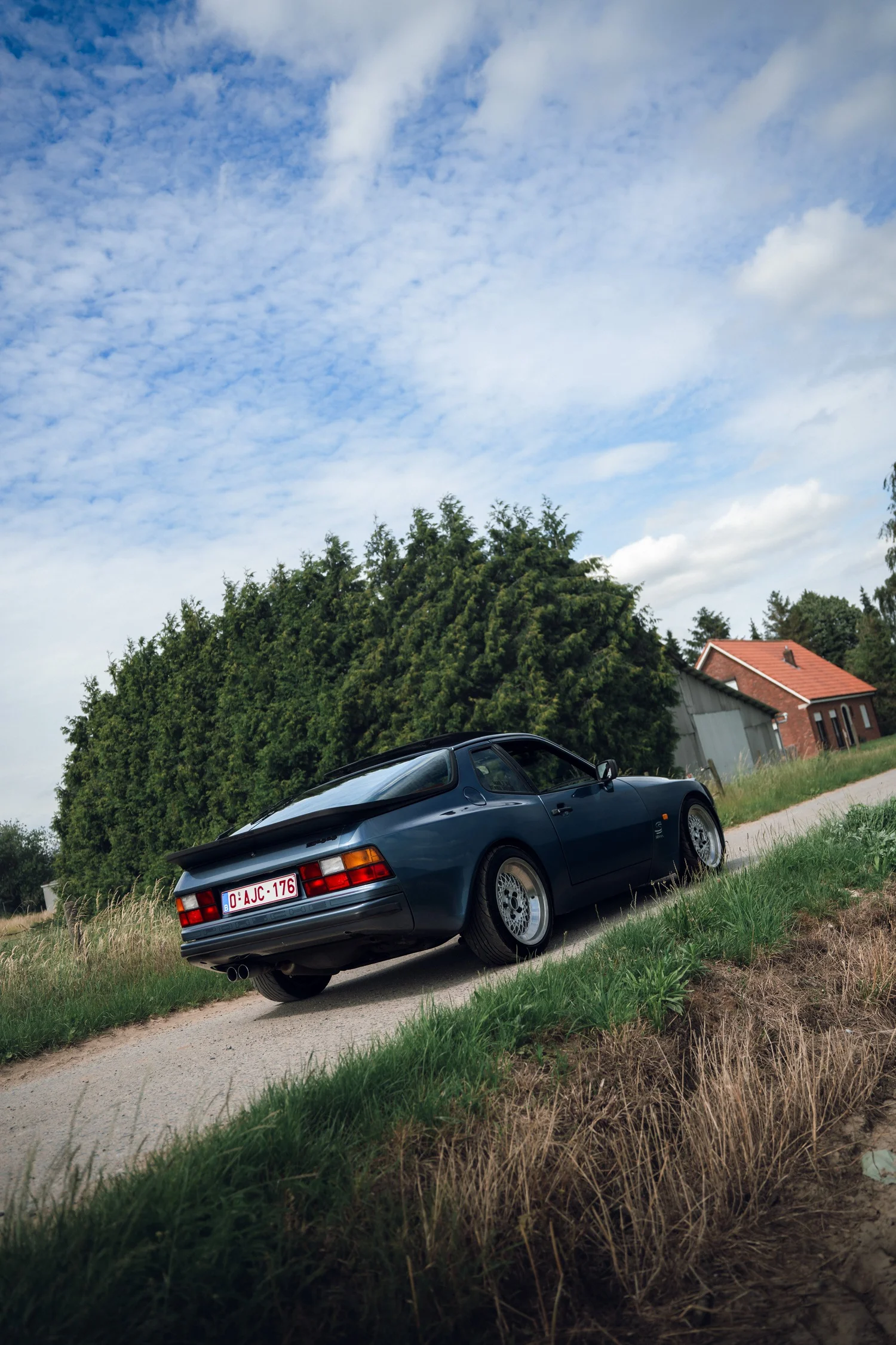 Porsche 944 op locatie, automotive fotografie, fotograaf Puurs, yelu visuals