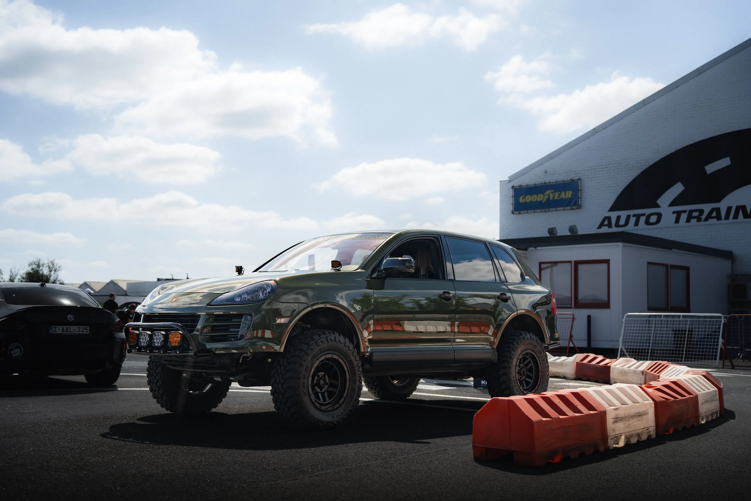 Inkart cars karts coffee yelu yenthe lufin puurs fotograaf puurs architectuur event automotive