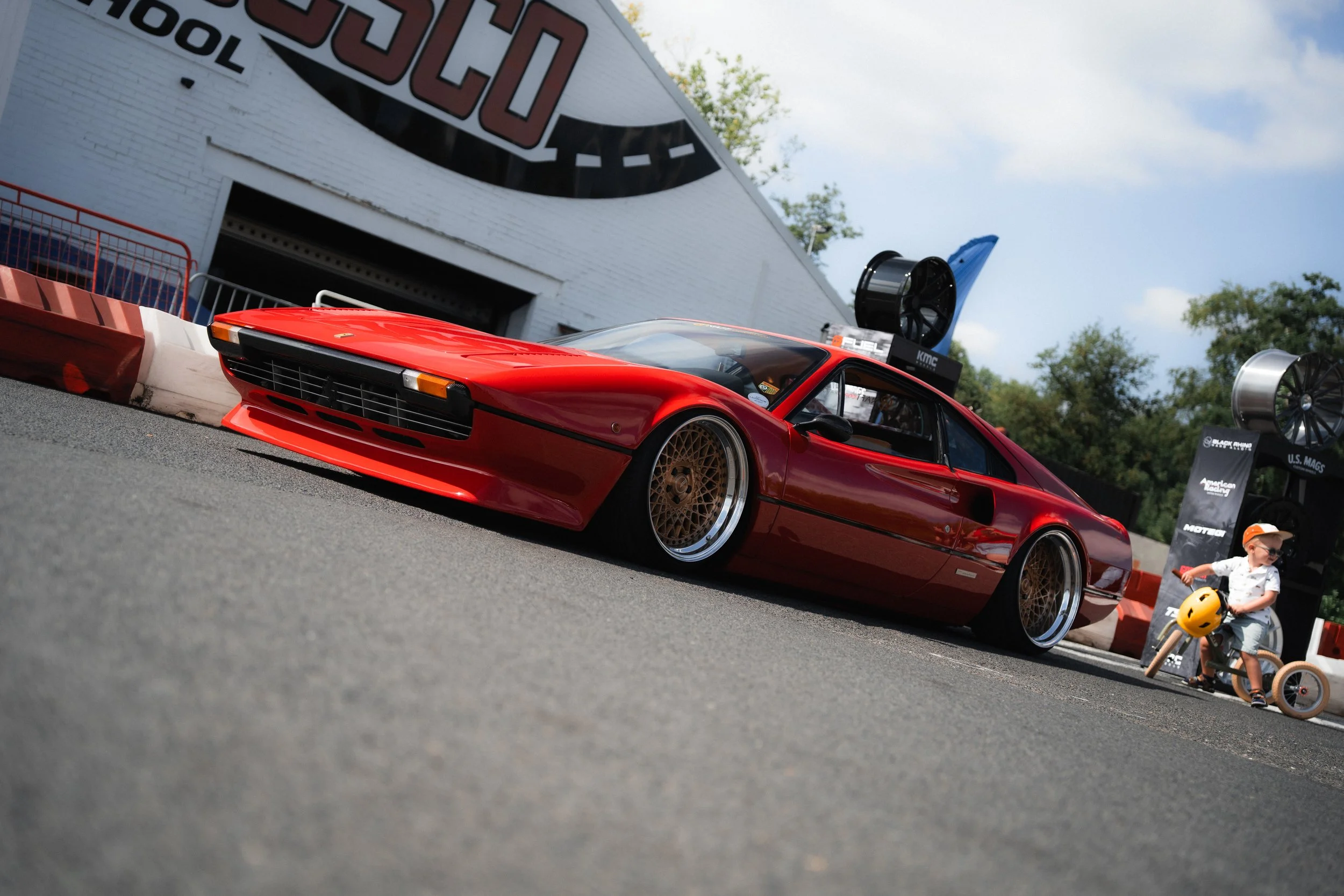 Inkart cars karts coffee yelu yenthe lufin puurs fotograaf puurs architectuur event automotive