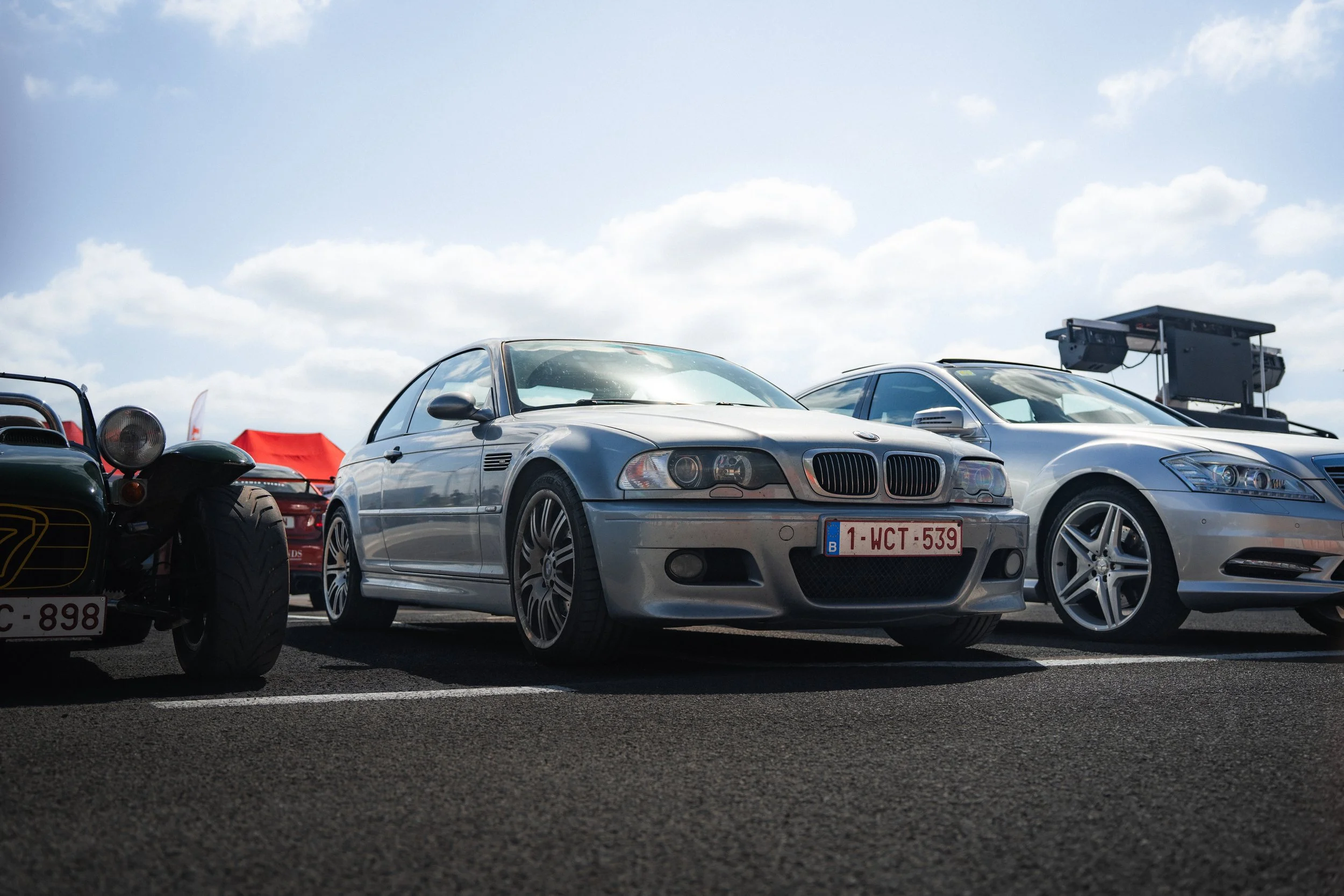 Inkart cars karts coffee yelu yenthe lufin puurs fotograaf puurs architectuur event automotive