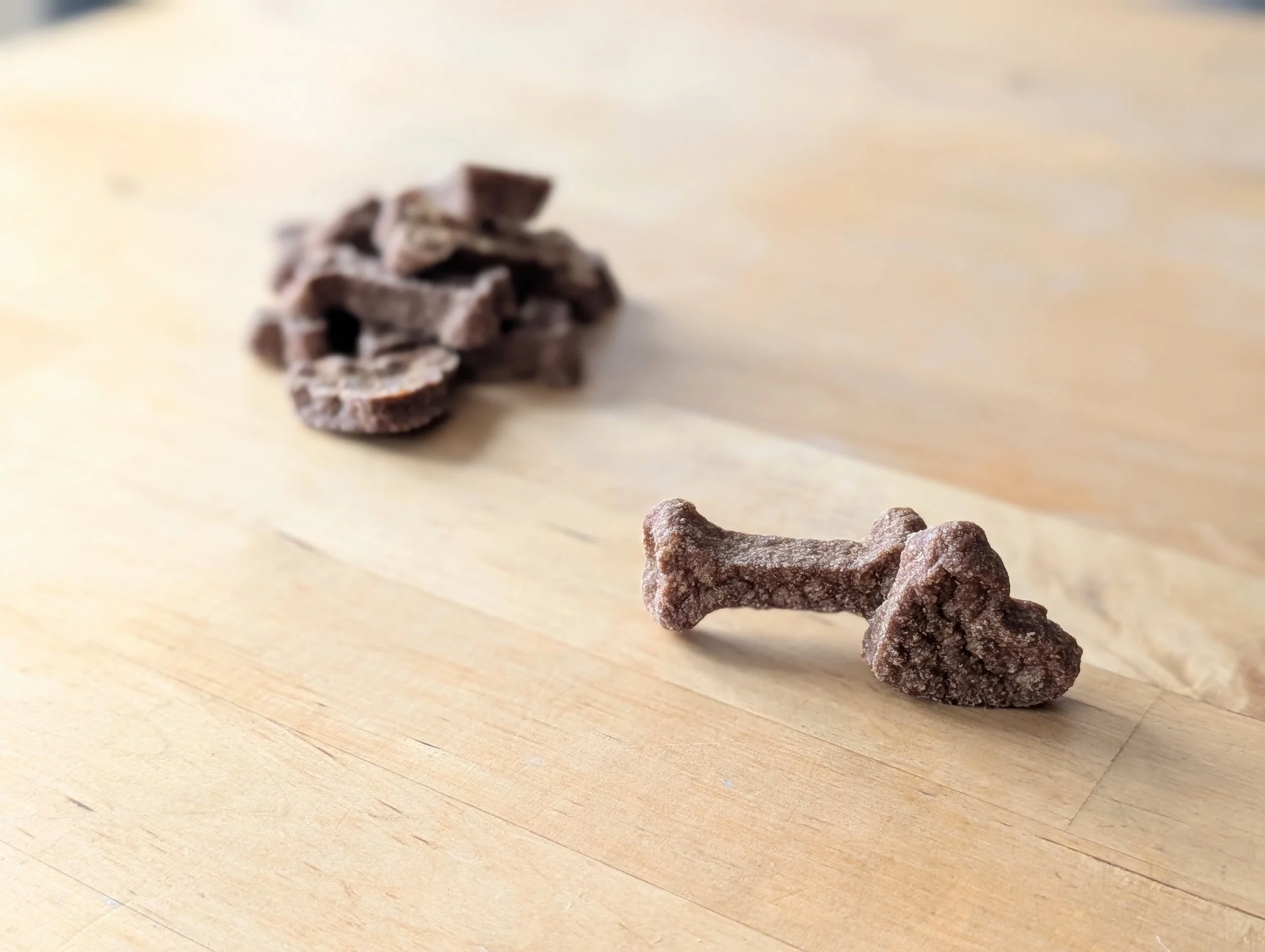 Friandises naturelles : cube de biche, potiron et pommes