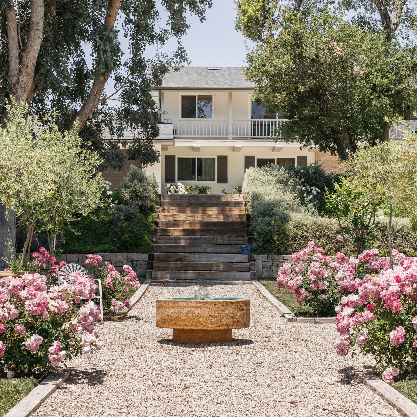 In conversation with @homesandgardensofficial, Mintee Kalra of @peruselosangeles details everything a designer offers that AI never could.

'At its core, garden design is not simply about layouts or plant lists. It&rsquo;s a practice of listening: to