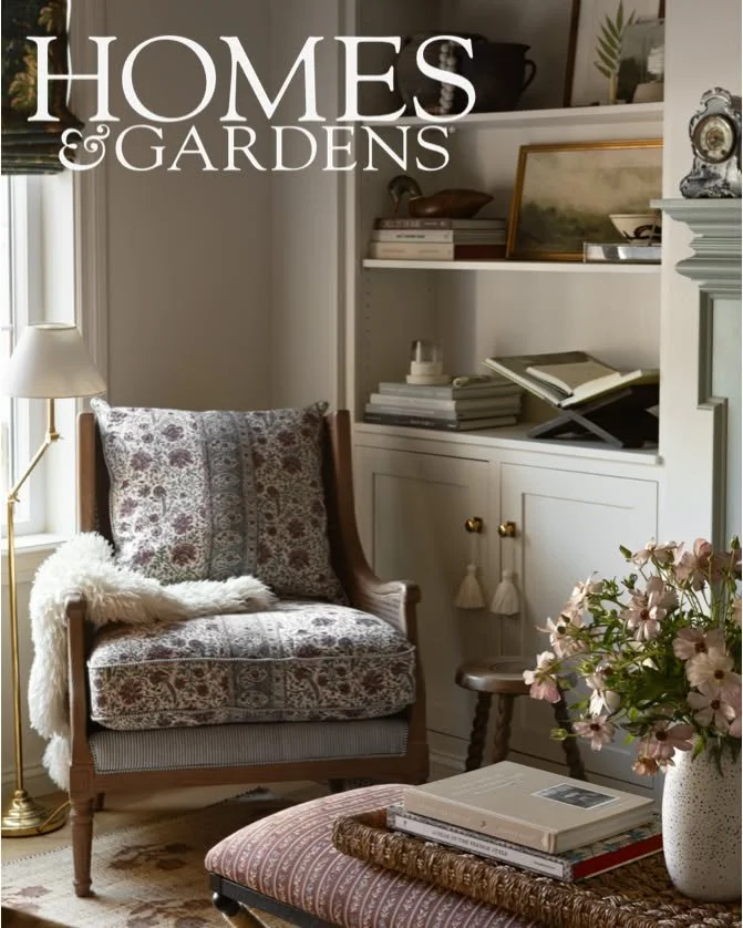 A Colorado carriage house became a temporary family home for Melissa Oholendt of @oho_interiors, so she designed every inch to create something all her own. Filled with pattern, thoughtful details, and meaningful pieces collected over time, the home 