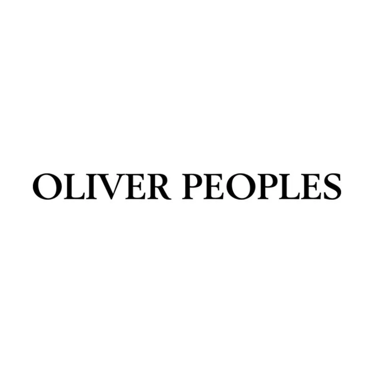 Texte noir sur fond blanc : "OLIVER PEOPLES"