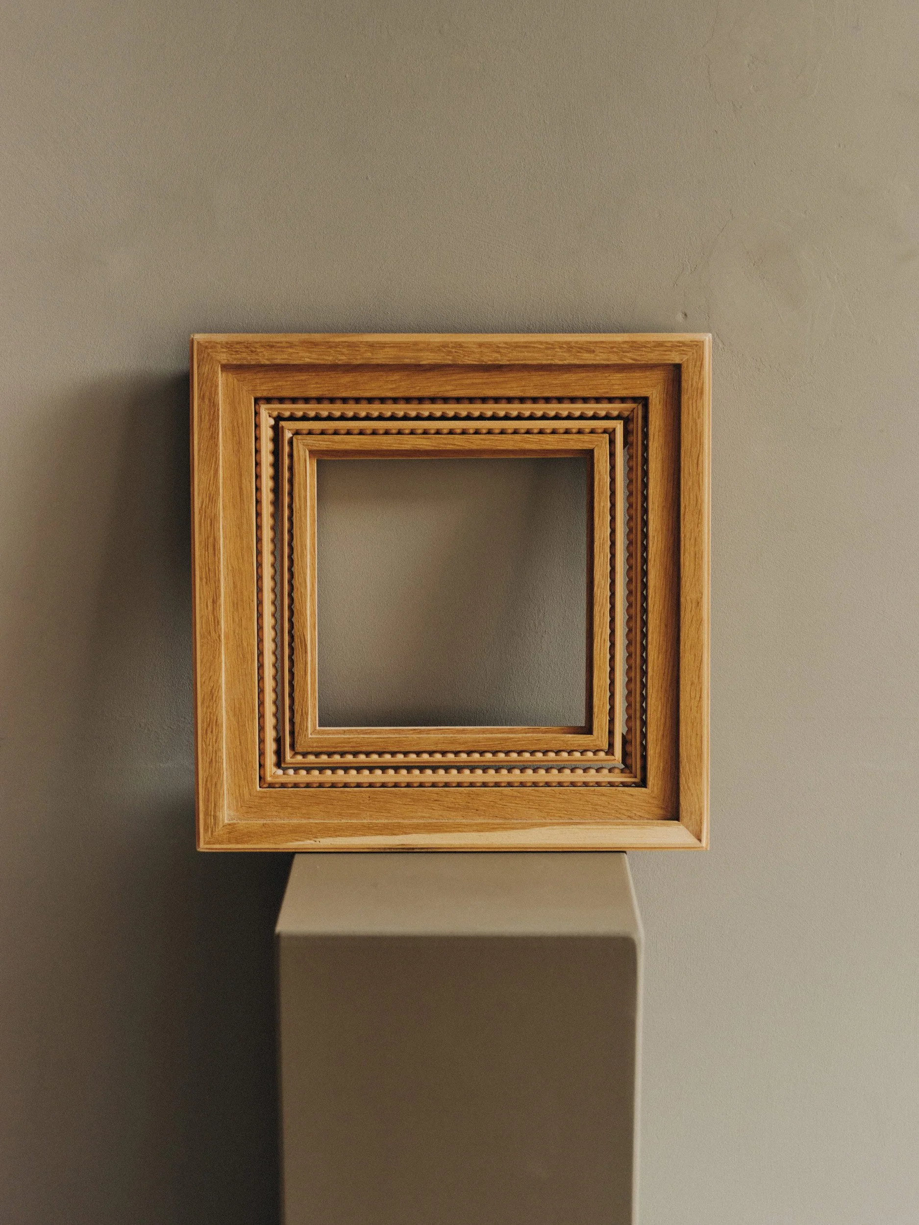 LARGE FRAME
