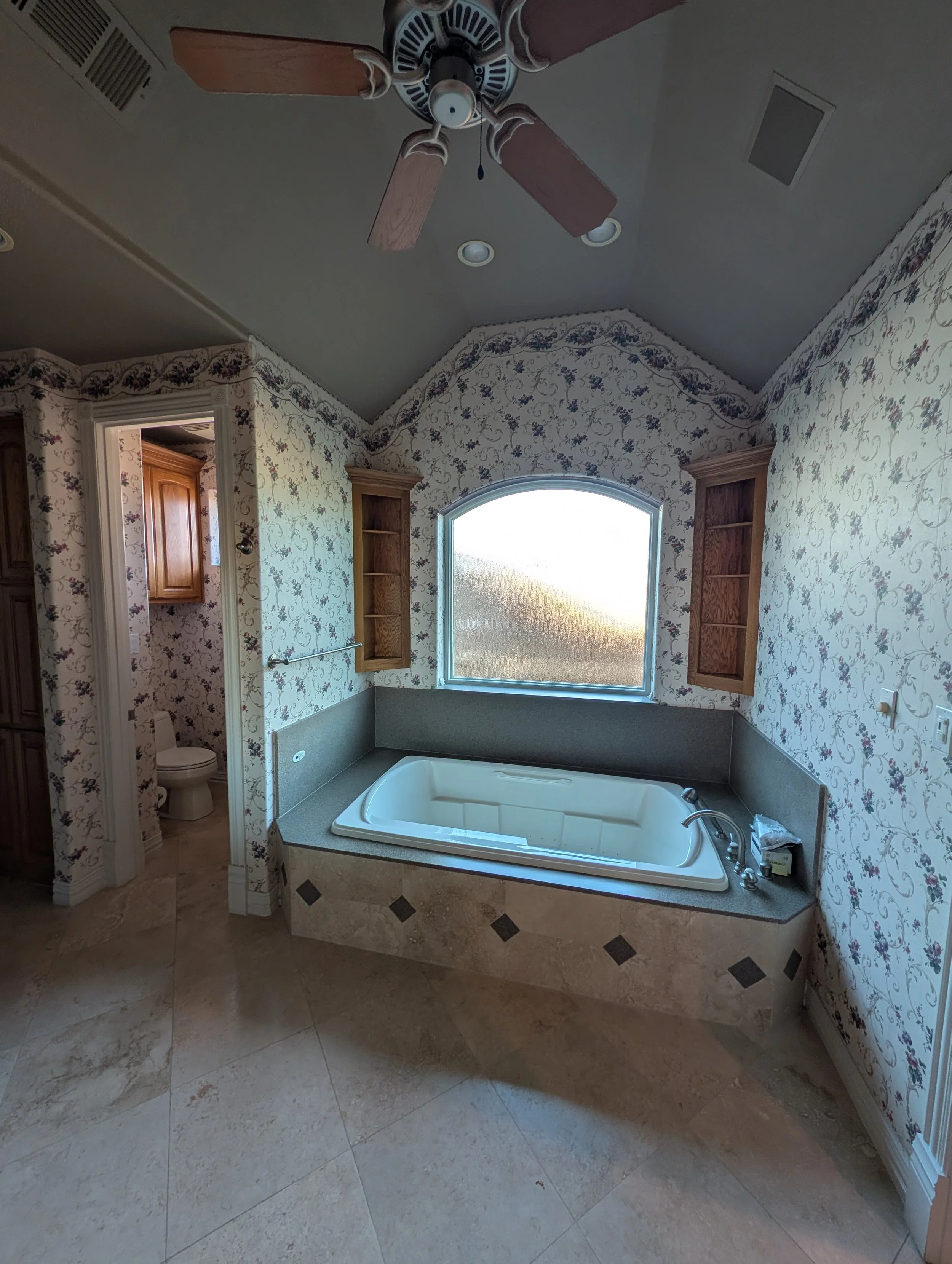 Wallpaper-removal-in-Shady-Oaks-TX-master-bathroom-before-2.jpg