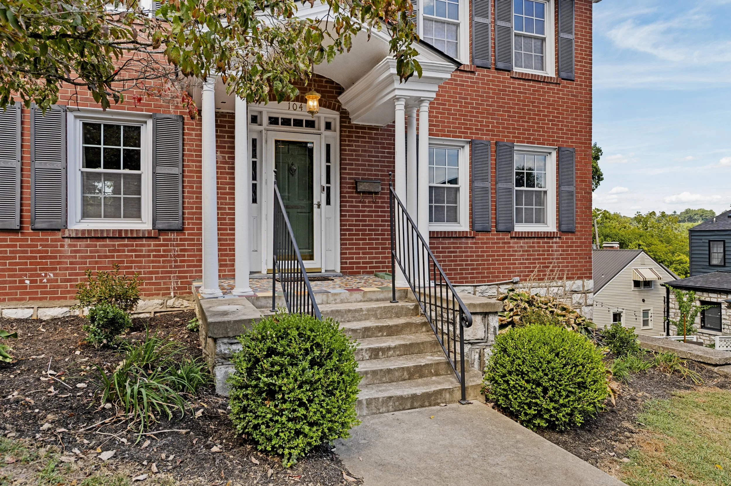 Barrel & Bond Estate